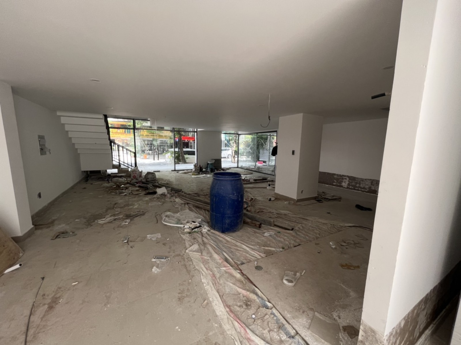 Cho thuê mặt bằng trệt lửng nối đi riêng mặt tiền đường lớn Lê Văn Thiêm Phú Mỹ Hưng, Q7. - 7609