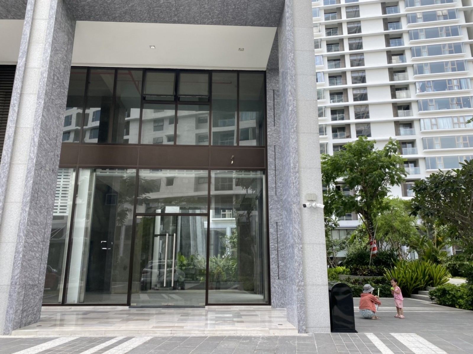 Cho thuê nguyên căn shop Midtown M8 khu Phú Mỹ Hưng, Quận 7.