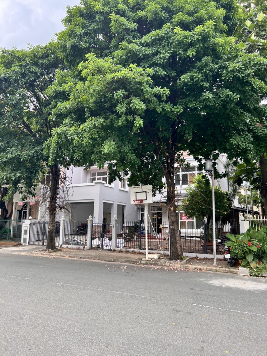 Cho thuê nhanh biệt thự Mỹ Phú 2, mặt tiền đường C, PMH, Q7 nhà đẹp.