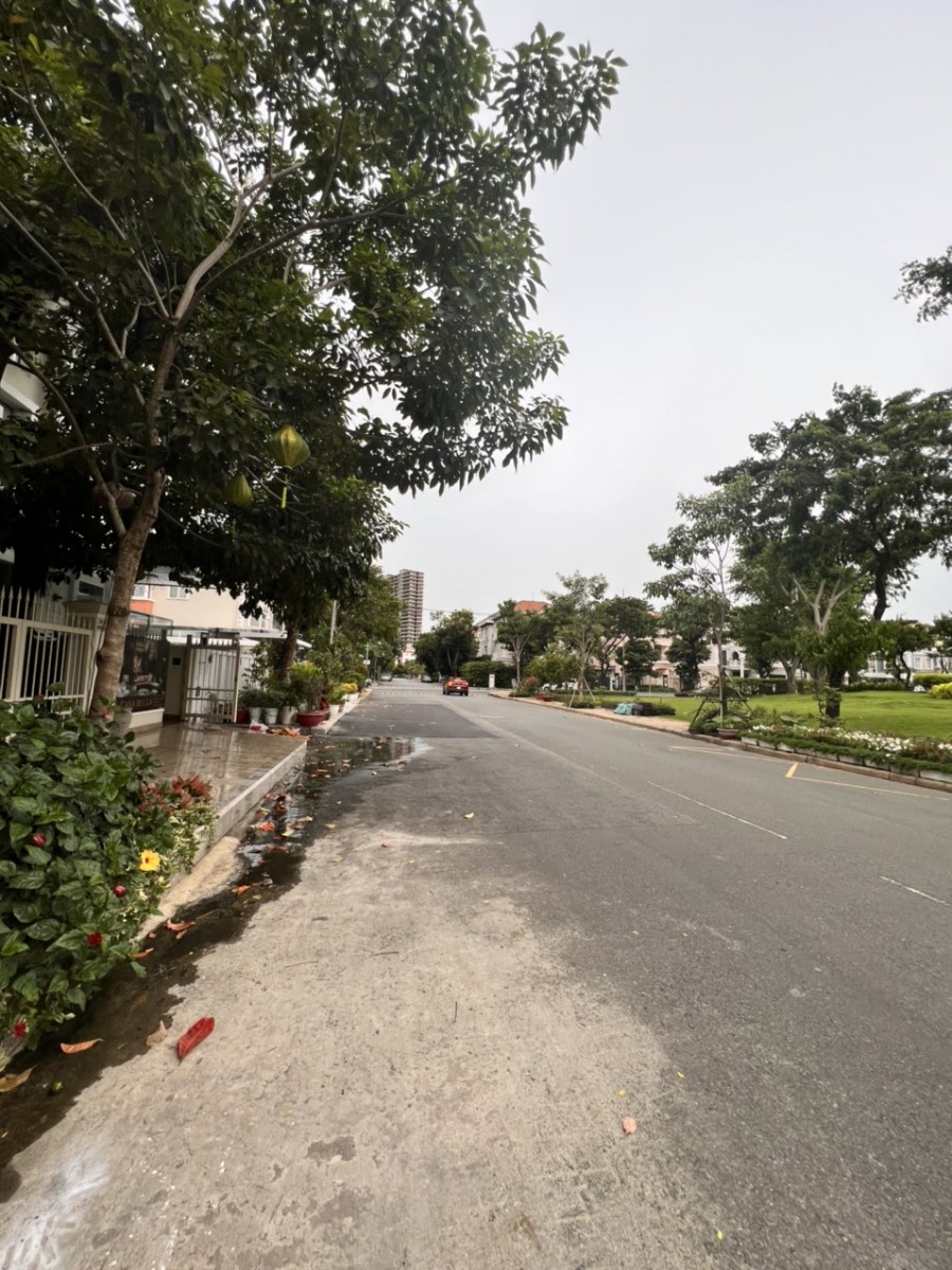 Cho thuê biệt thự đơn lập Mỹ Phú 2, nhà đẹp, tại Phú Mỹ Hưng, Q7.