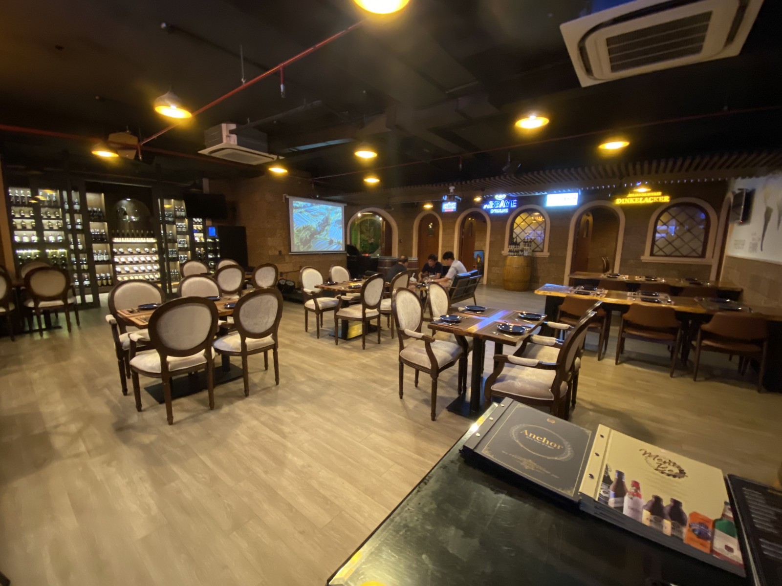Sang nhượng lại quán bar tại Khu Đô Thị Phú Mỹ Hưng,Q7, bar đang kinh doanh ổn định