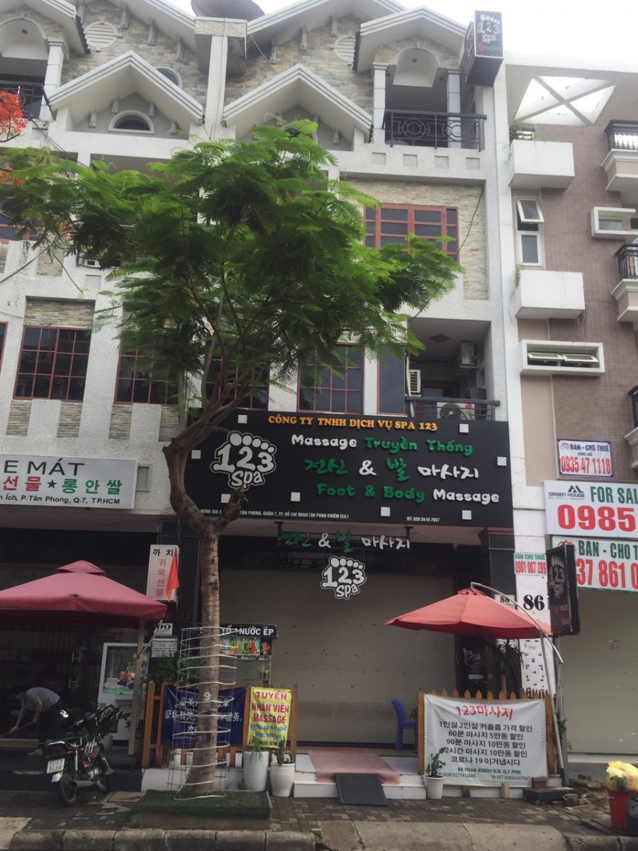 Bán nhà phố kinh doanh với dt đất 6x18,5m ngay trung tâm Phú Mỹ Hưng - 7917