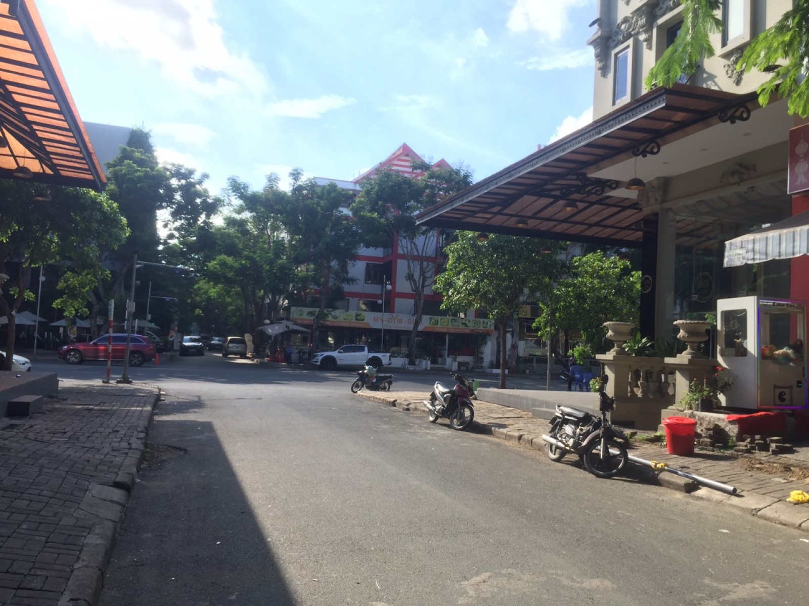 Sở hữu nhà phố khu Phú Mỹ Hưng đường lớn với giá tốt cho khách đầu tư - 7933