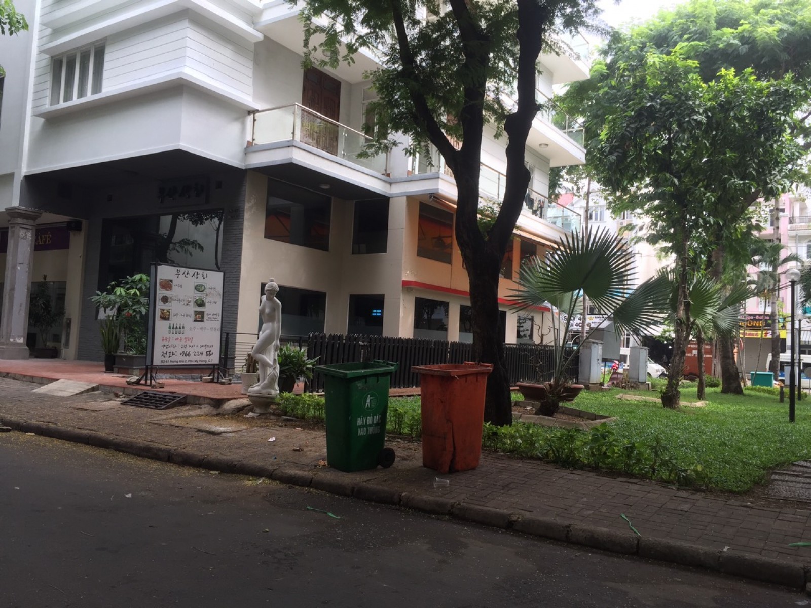 Còn 1 vài căn khách sạn lớn ở Phú Mỹ Hưng với giá tốt còn đầu tư được - 7997