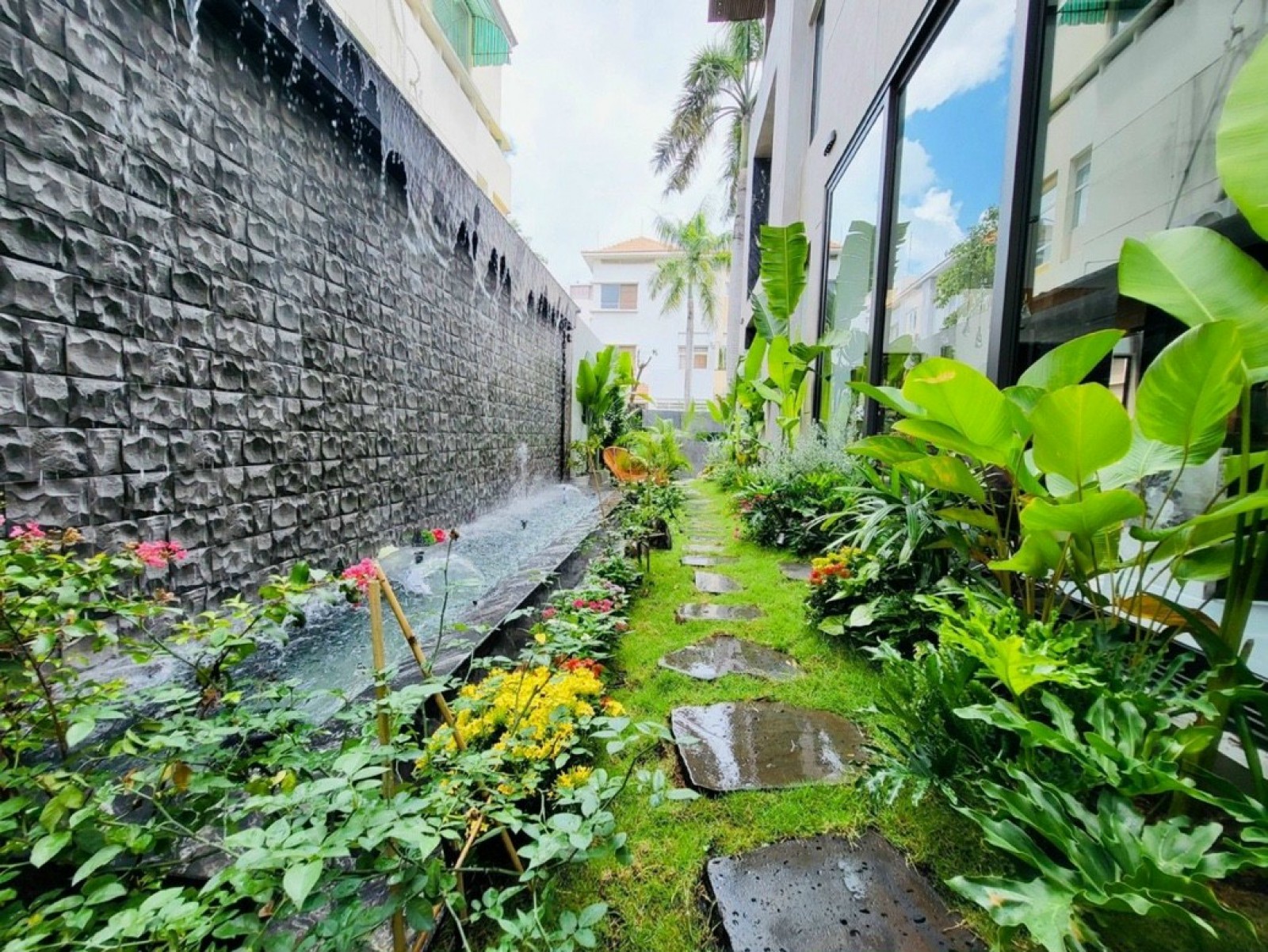 Bán biệt thự đơn lập Mỹ Hoàng Phú Mỹ Hưng, Q7. DT: 18x16,8m, nhà bao đẹp - 8246