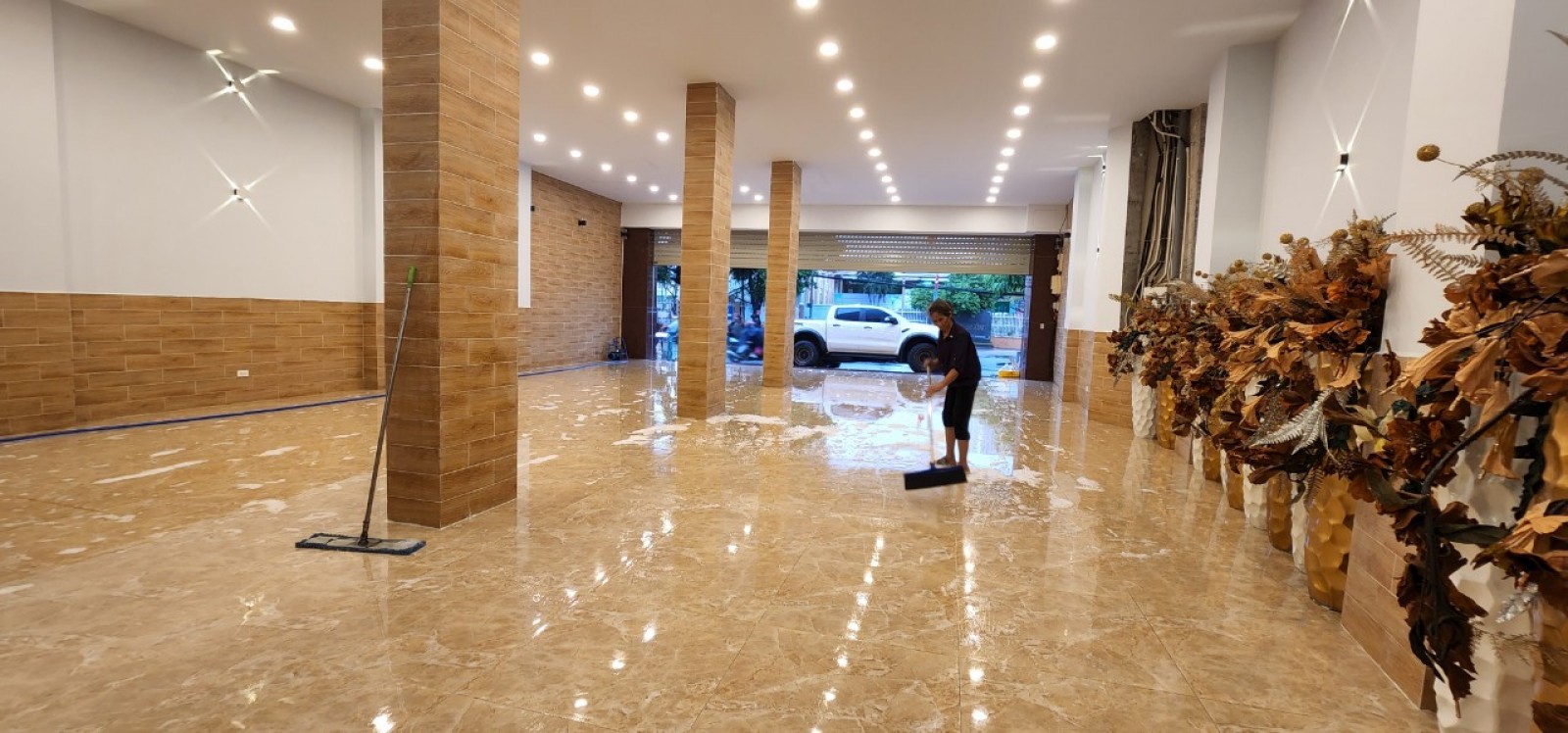 Giá cực "HOT" Bán tòa nhà mặt tiền Huỳnh Tấn Phát, Tân Phú, Quận 7, Tp.HCM. - 8690