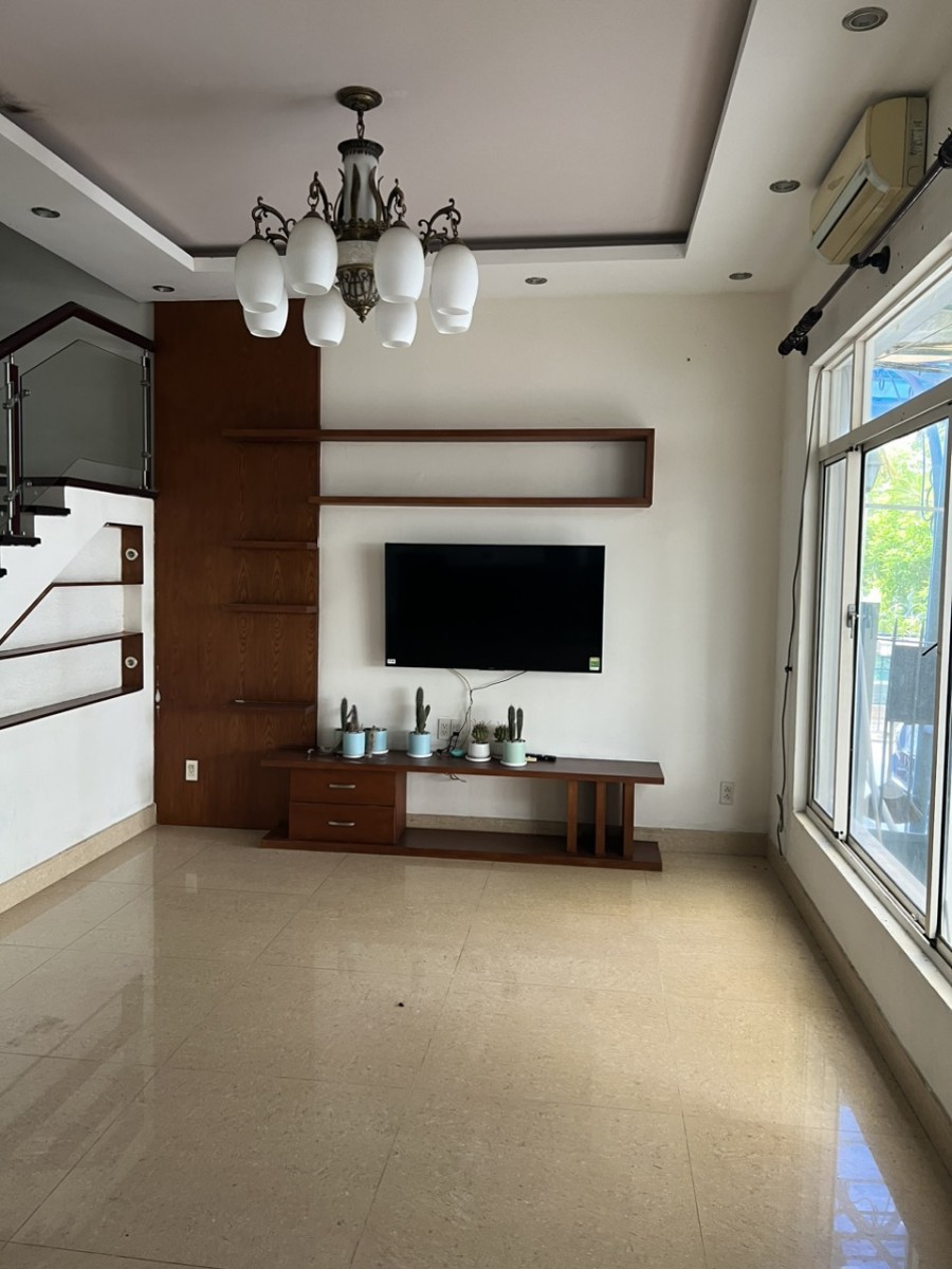 Cần cho thuê gấp biệt thự Hưng Thái, Phú Mỹ Hưng nhà đẹp giá chỉ 28 triệu - 8751