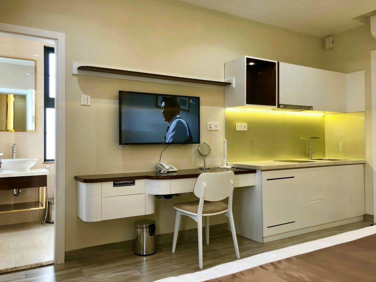 Cho thuê Khách sạn 21P Phú Mỹ Hưng căn góc đủ nt chỉ 6500$/tháng - 9035