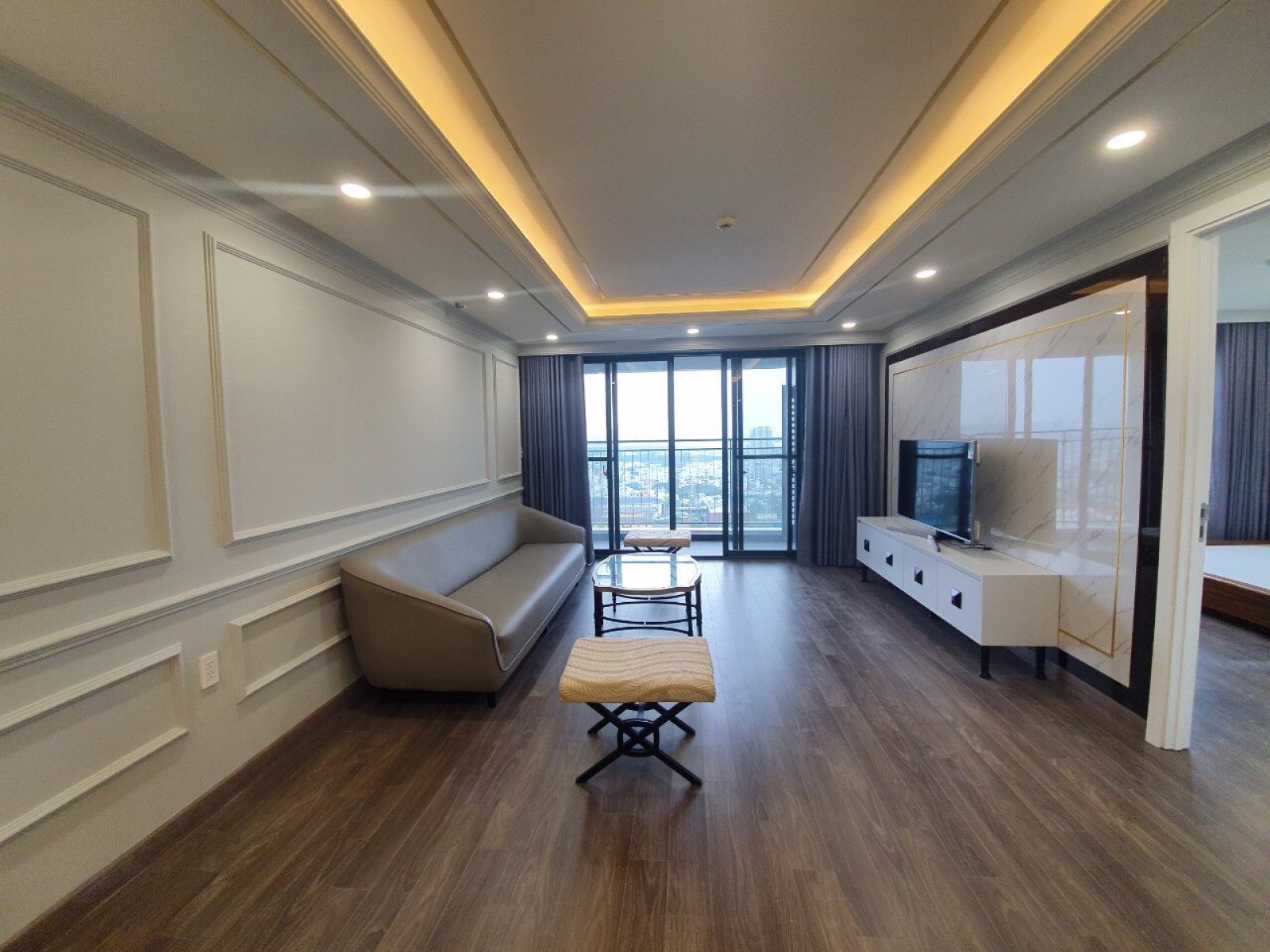 Cho thuê gấp căn hộ Green Valley, PMH, quận 7 Nội thất cao cấp, lầu cao, giá thuê rẻ.
