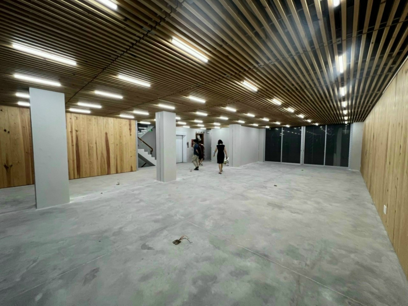 Cho Thuê tòa nhà văn phòng Phú Mỹ Hưng, Hầm, thang máy, 4 lầu, 12X18.5m - 9229