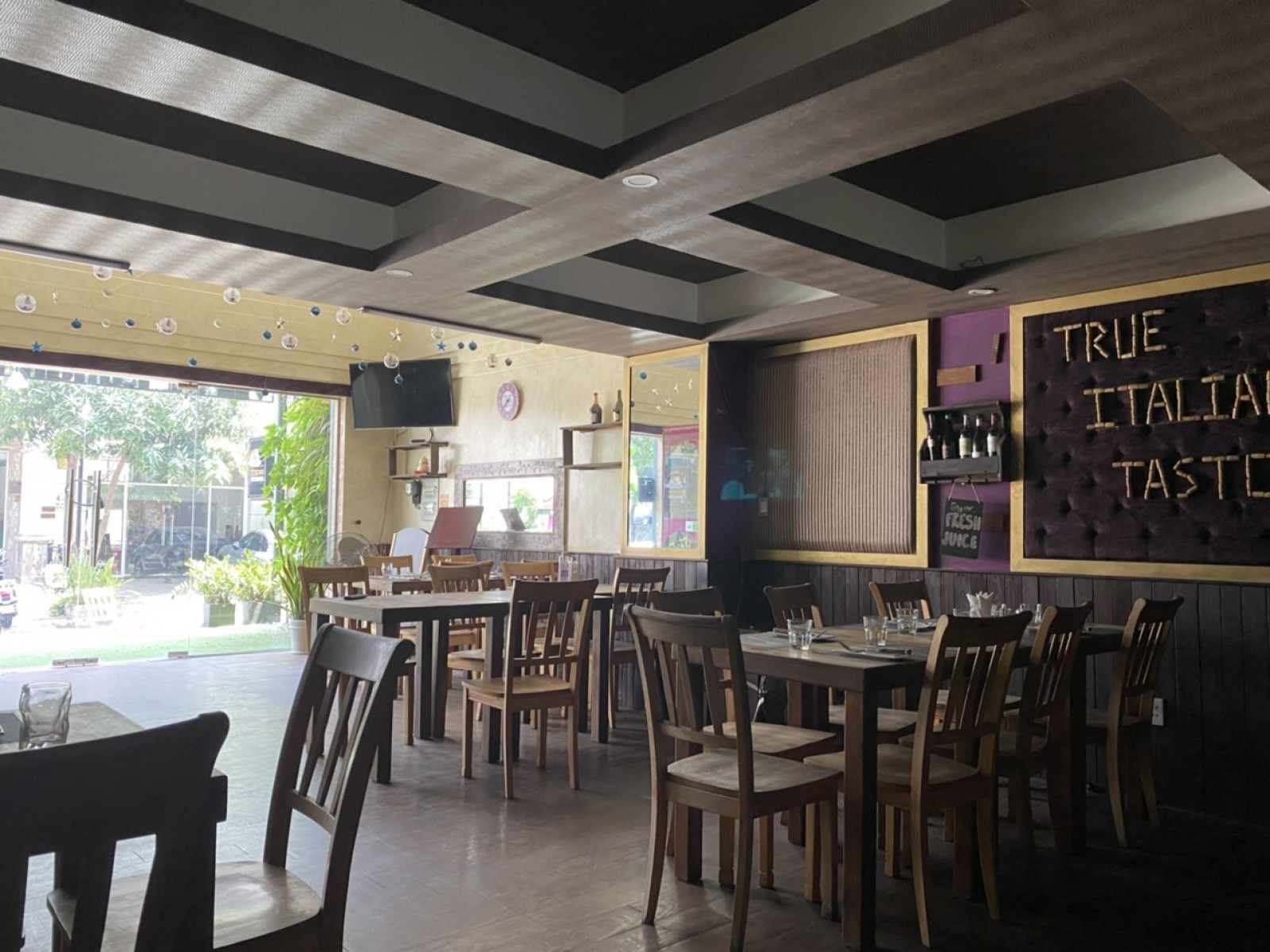 Cho thuê nhà phố Khách sạn Hưng Gia Hưng Phước Phú Mỹ Hưng, Quận 7 - 9251