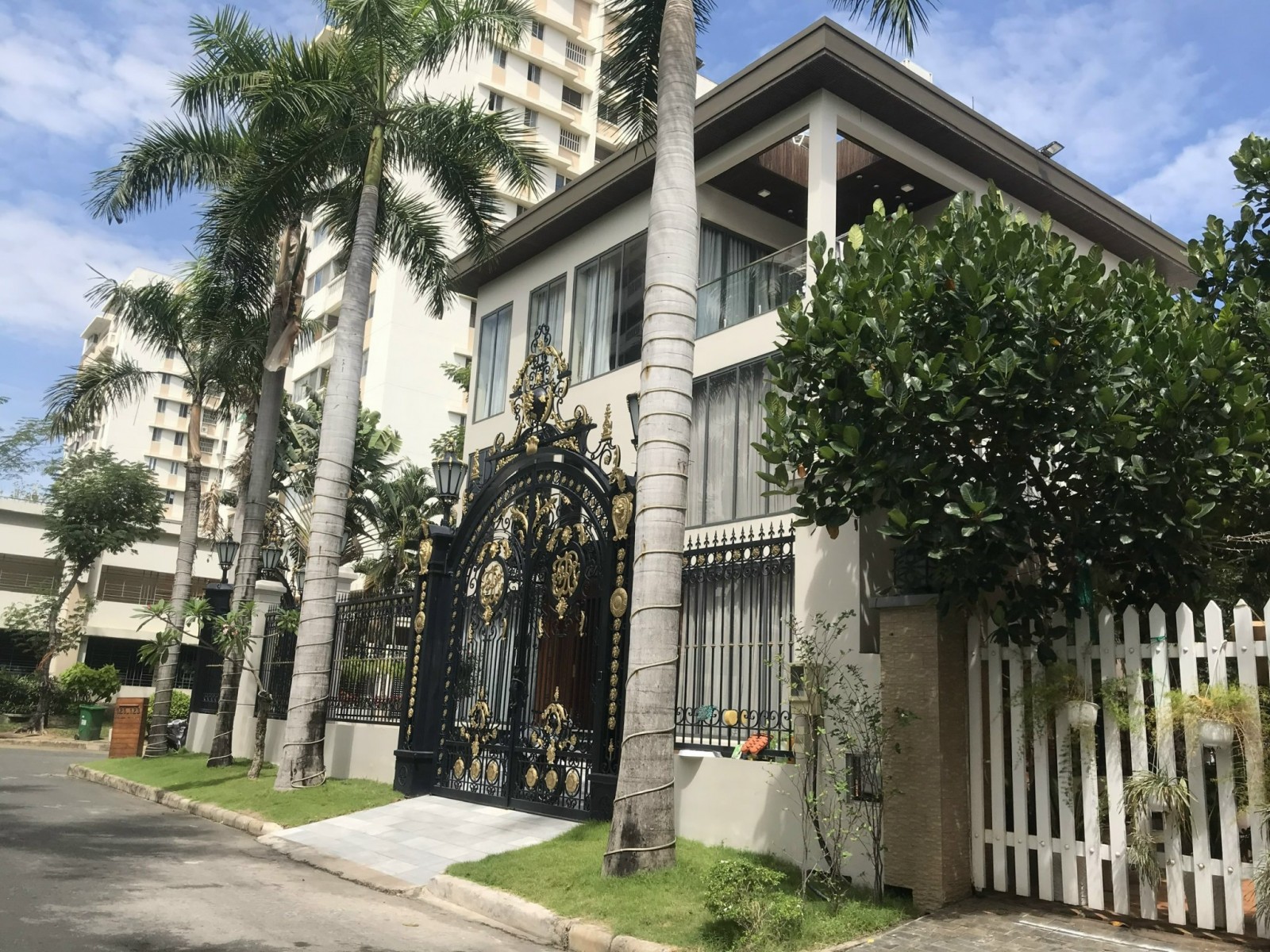 BÁN DINH THỰ CAO CẤP KHU MỸ HOÀNG ngay trung tâm Phú mỹ hưng, Quận 7 NHÀ BAO ĐẸP