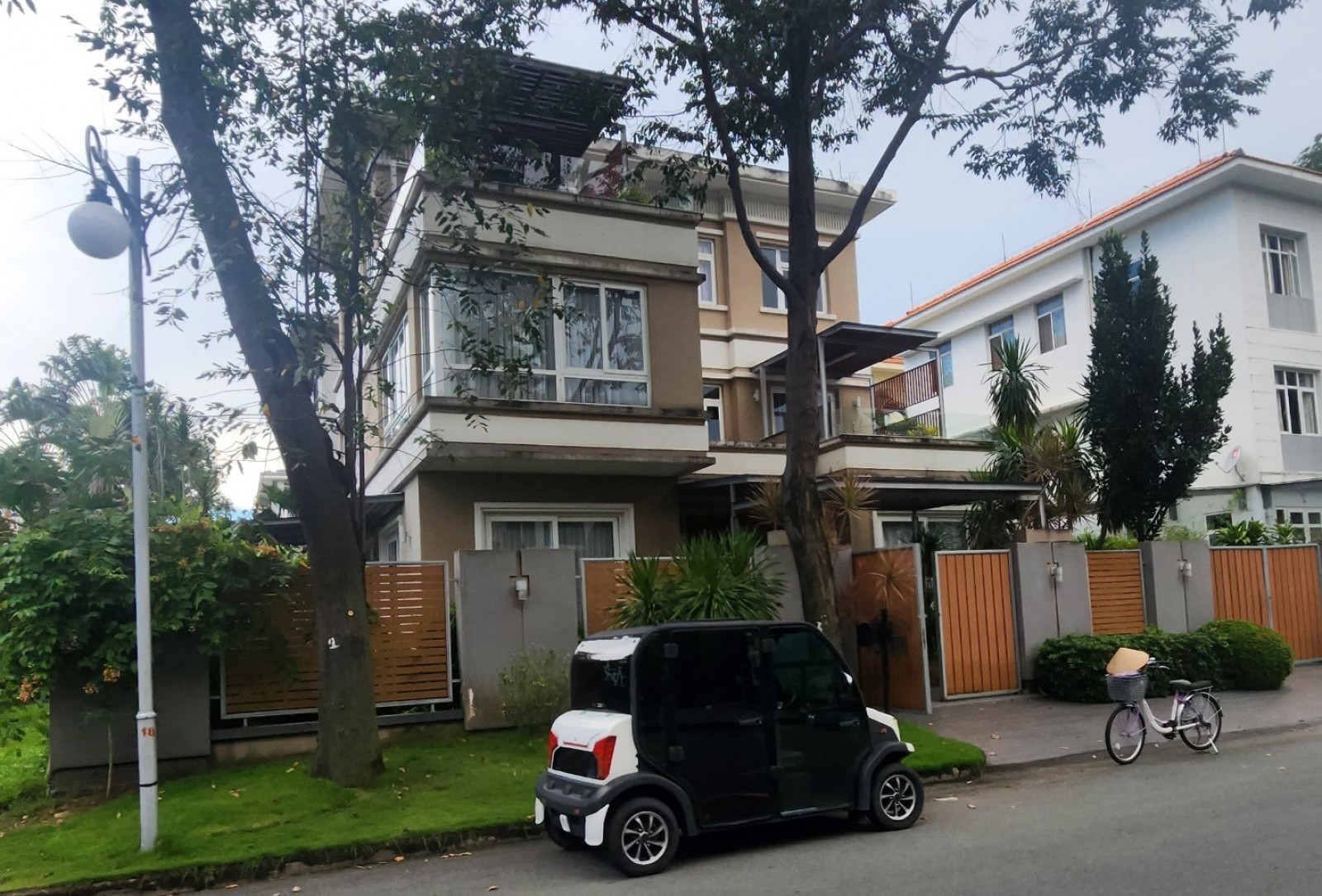 Cho thuê Biệt thự đơn lập đường Đặng Đức Thuật, Phú Mỹ Hưng, Quận 7 CÓ TẦNG HẦM - 9363