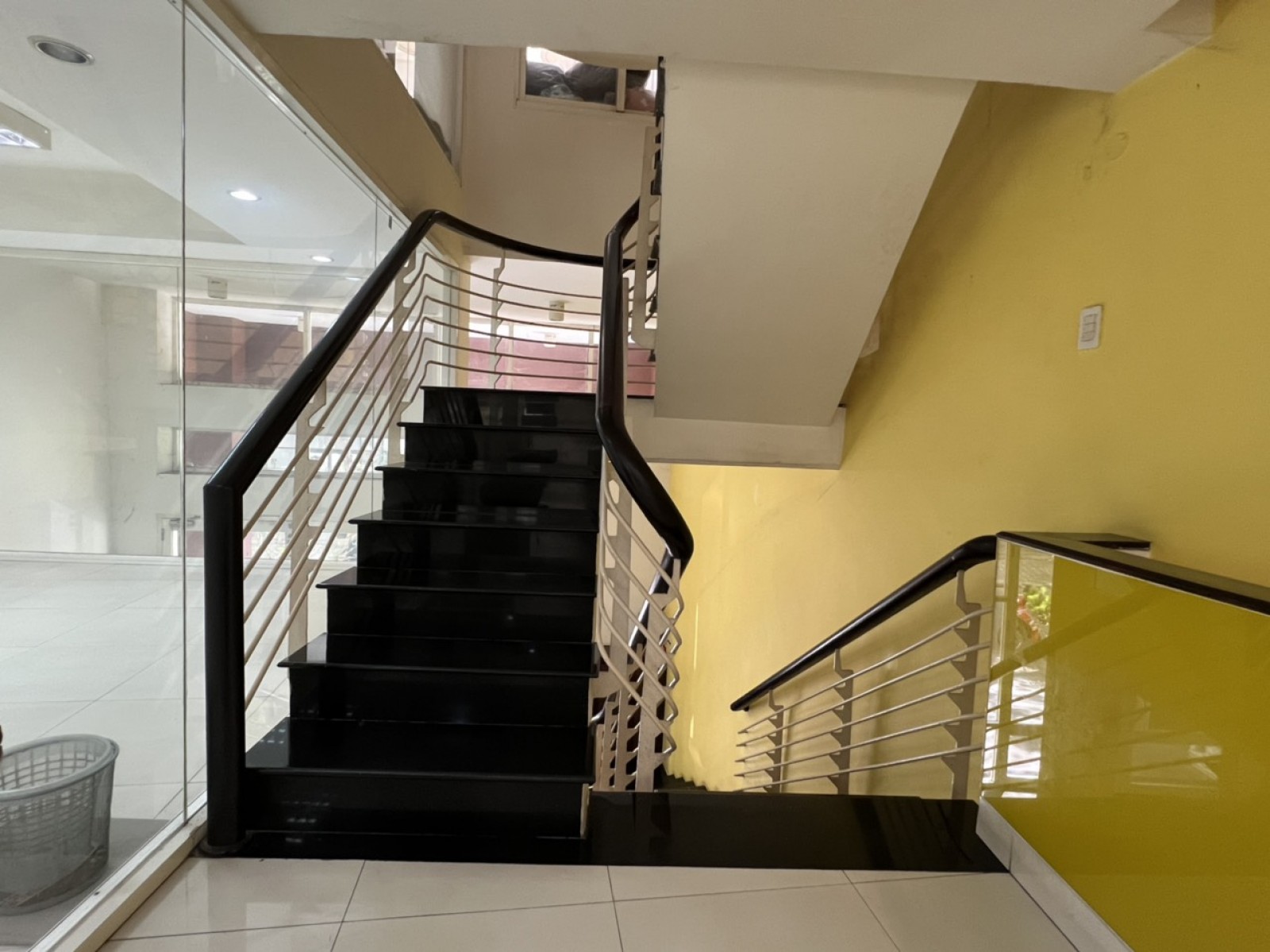 Cho thuê nhà phố nội khu Hưng Gia- PMH Q7, 1 trệt lửng 3 lầu giá 52 triệu/th - 9504