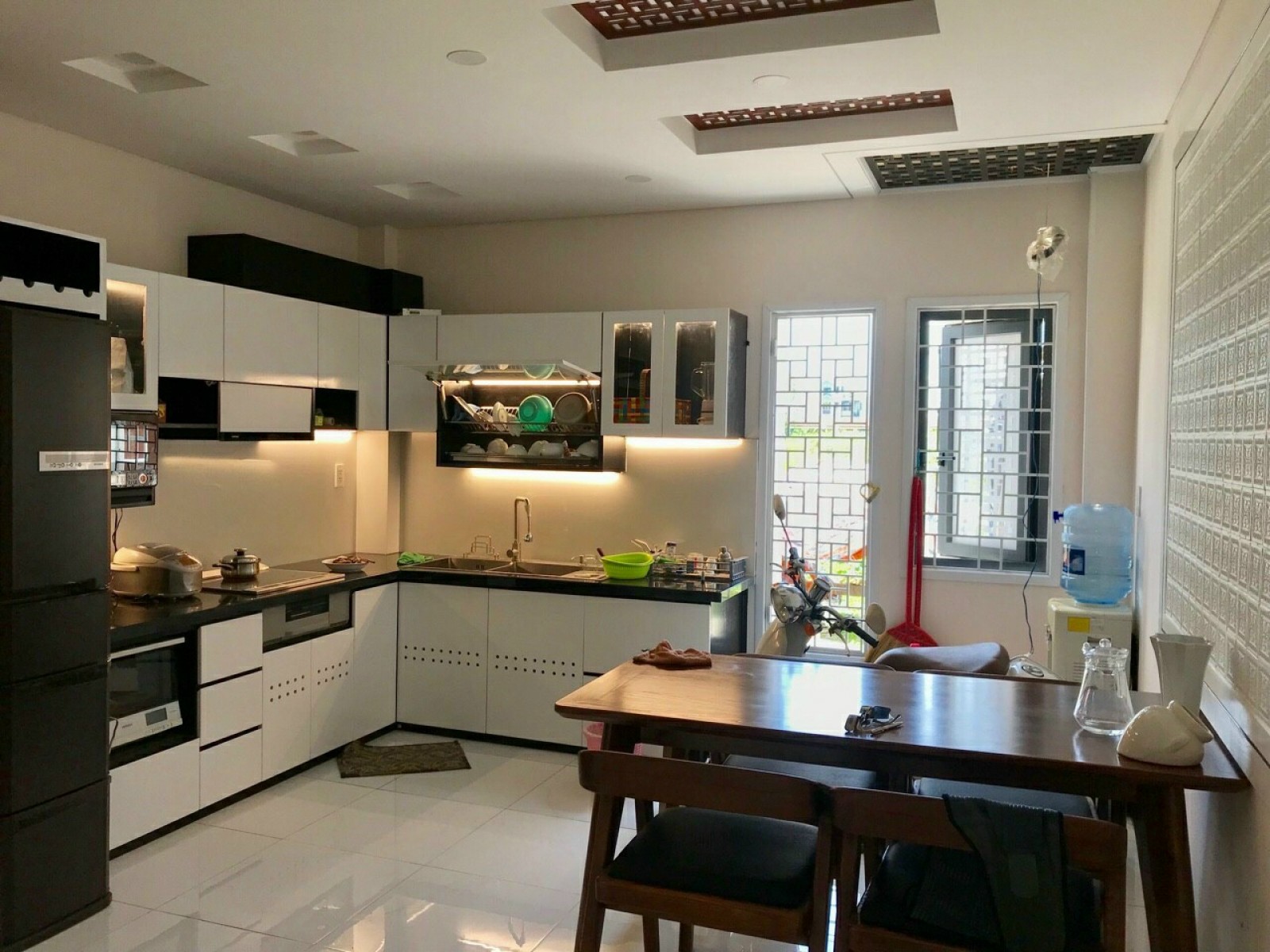 Cho thuê nhà nguyên căn 3 lầu, 5PN, Hoàng Quốc Việt, Q7, giá 18 triệu - 9530