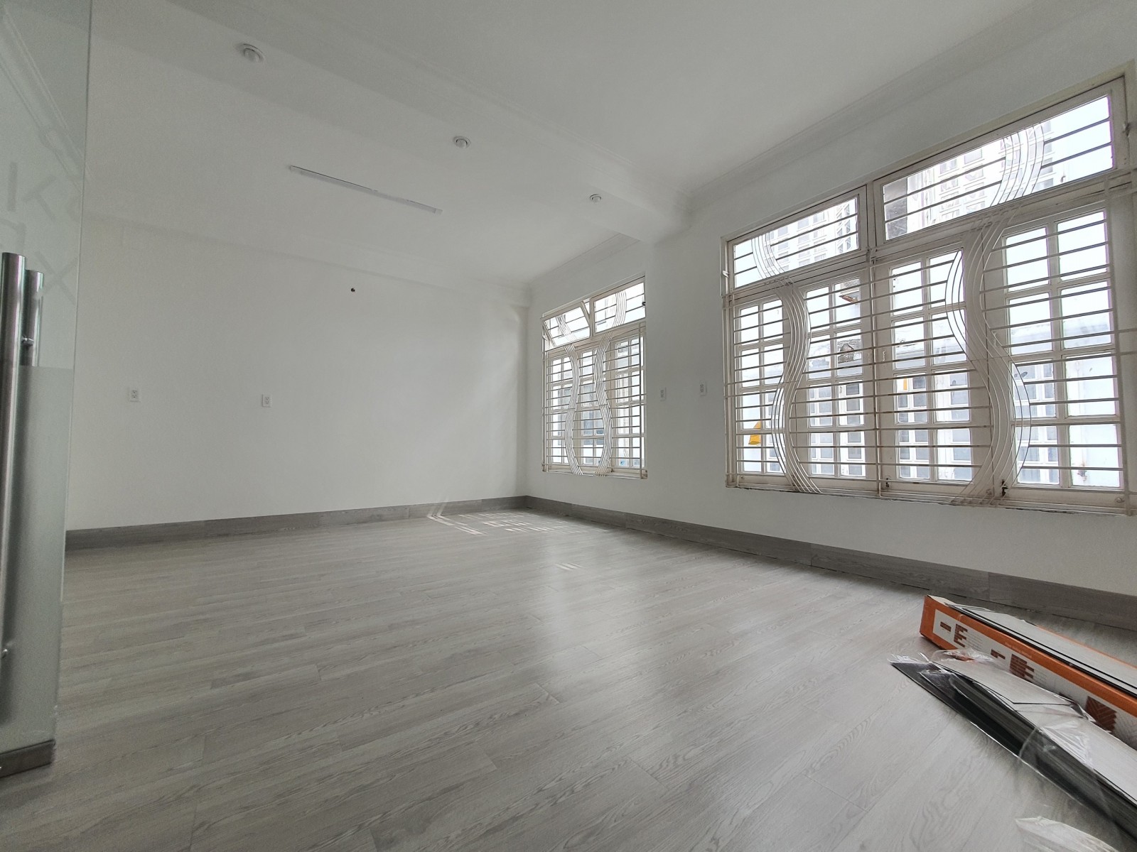 Cho thuê nhà phố kinh doanh đường lớn Phú Mỹ Hưng, Q7, nhà mới - 9771