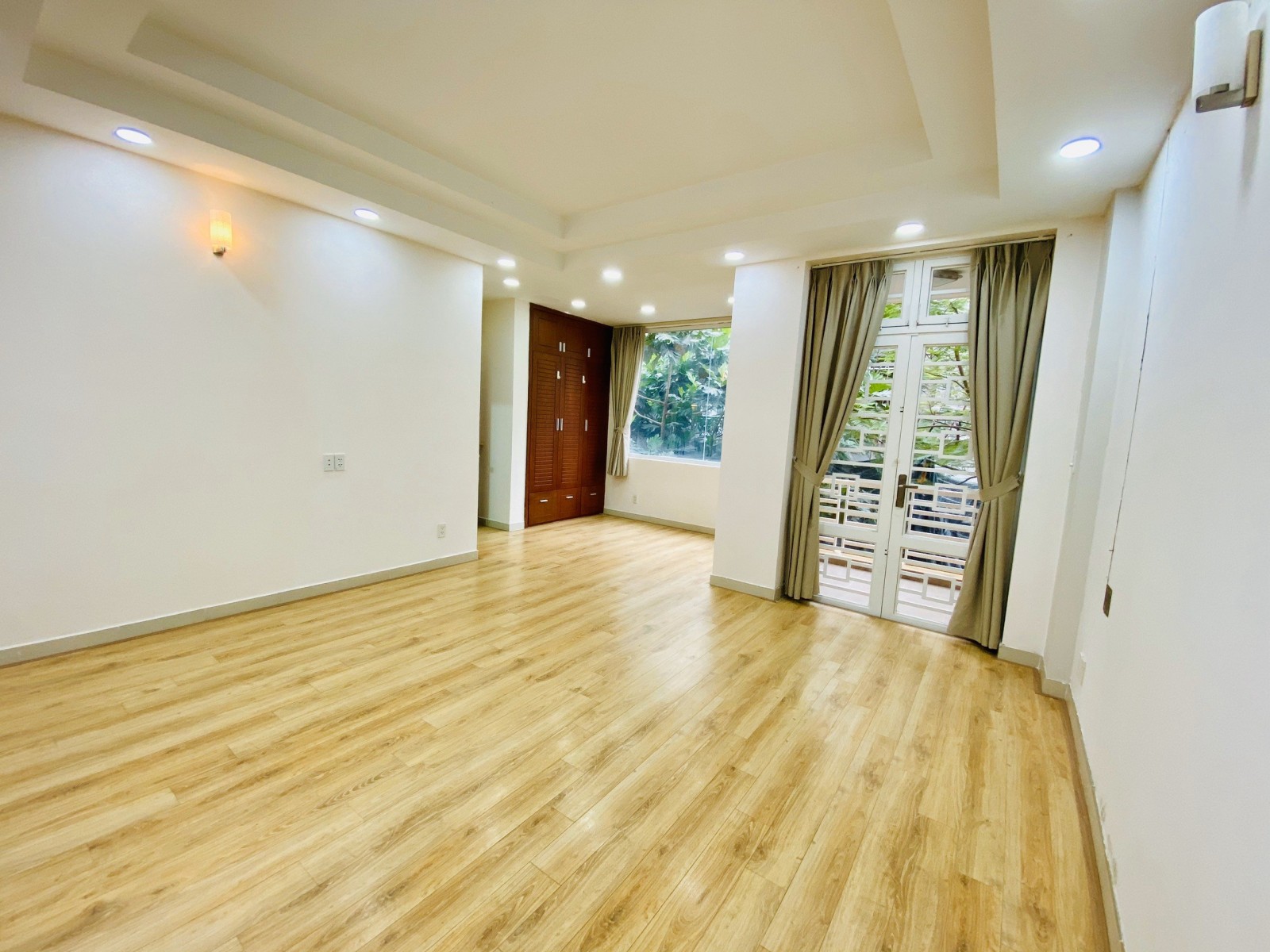 Cho Thuê Văn Phòng Hưng Gia Phú Mỹ Hưng, Q7, 1 sàn 2 phòng, 87m2, giá chỉ 12 triệu - 9798