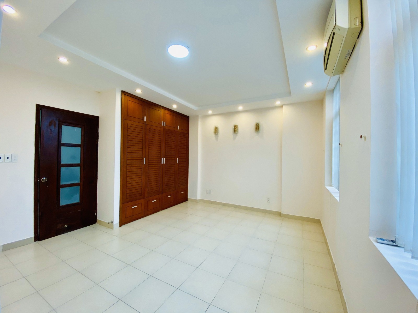 Cho Thuê Văn Phòng Hưng Gia Phú Mỹ Hưng, Q7, 1 sàn 2 phòng, 87m2, giá chỉ 12 triệu - 9801