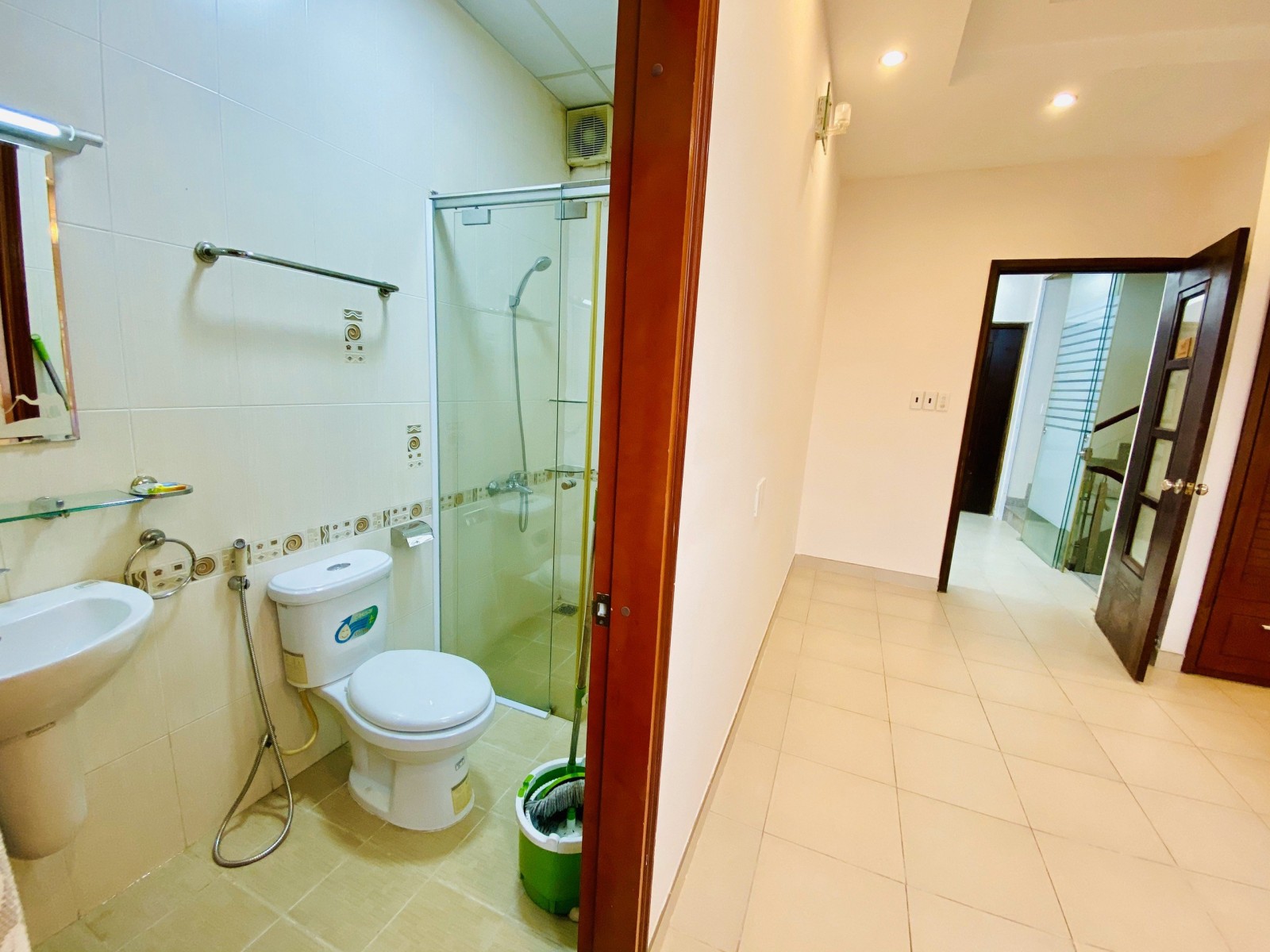 Cho Thuê Văn Phòng Hưng Gia Phú Mỹ Hưng, Q7, 1 sàn 2 phòng, 87m2, giá chỉ 12 triệu - 9799