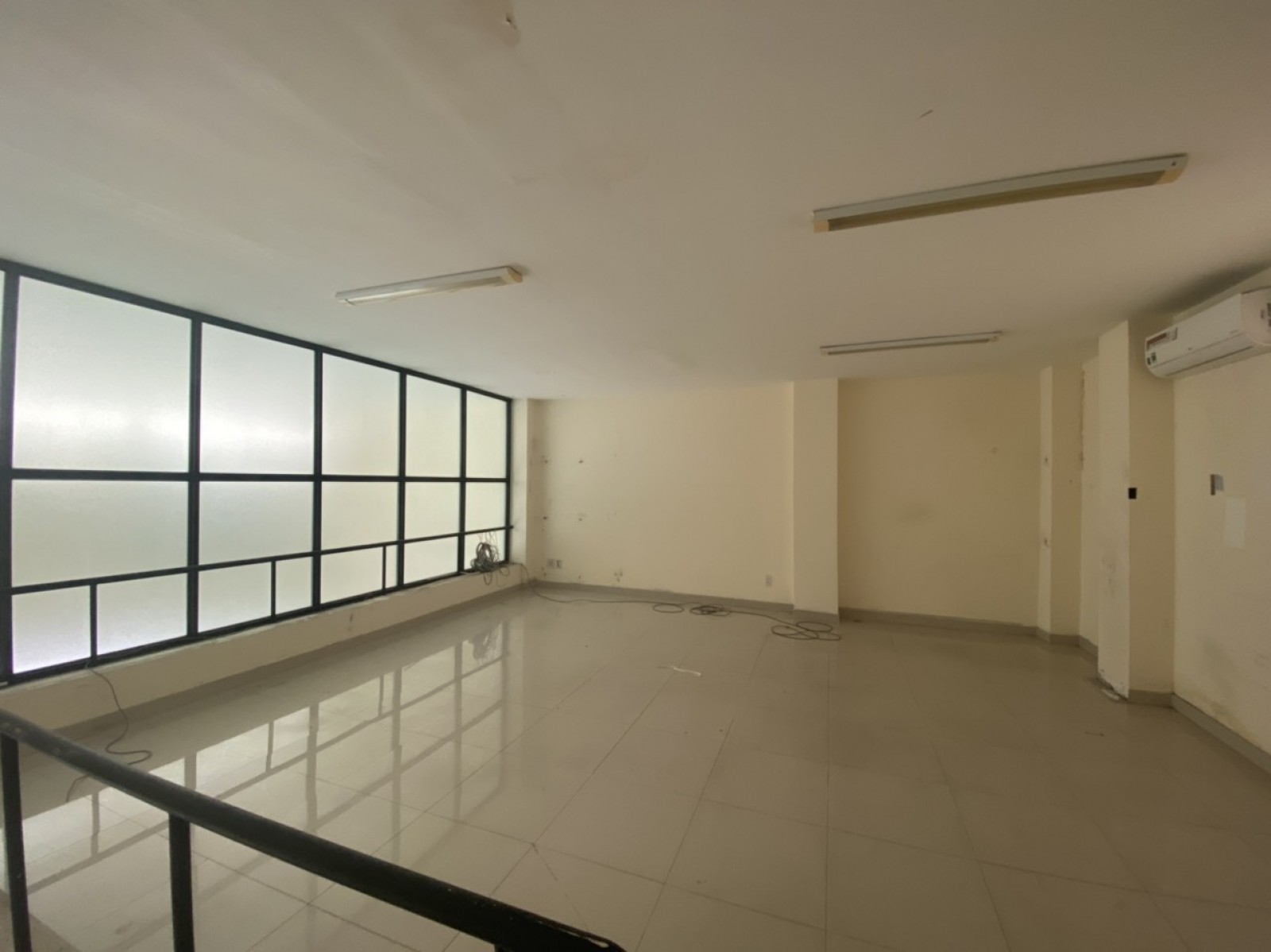 Cho thuê shop Sky 3 MT Phạm Văn Nghị. Kinh doanh mọi nghành nghề. Gía 60 triệu/tháng. LH: 0946972730 Tân. - 9830