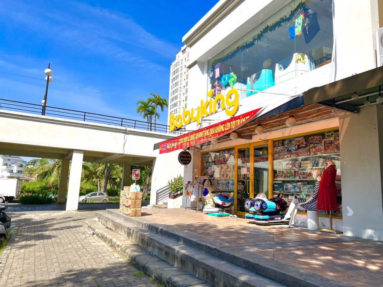 Cho thuê shop Sky Garden Phú Mỹ Hưng 147m2 đối diện Winmart. LH: 0946972730 - 9846