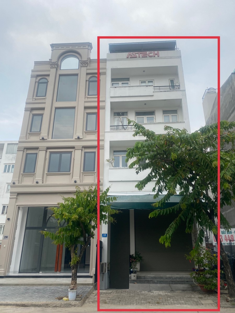 Nhà phố sàn trống suốt, thích hợp làm văn phòng cty. Có Thang máy