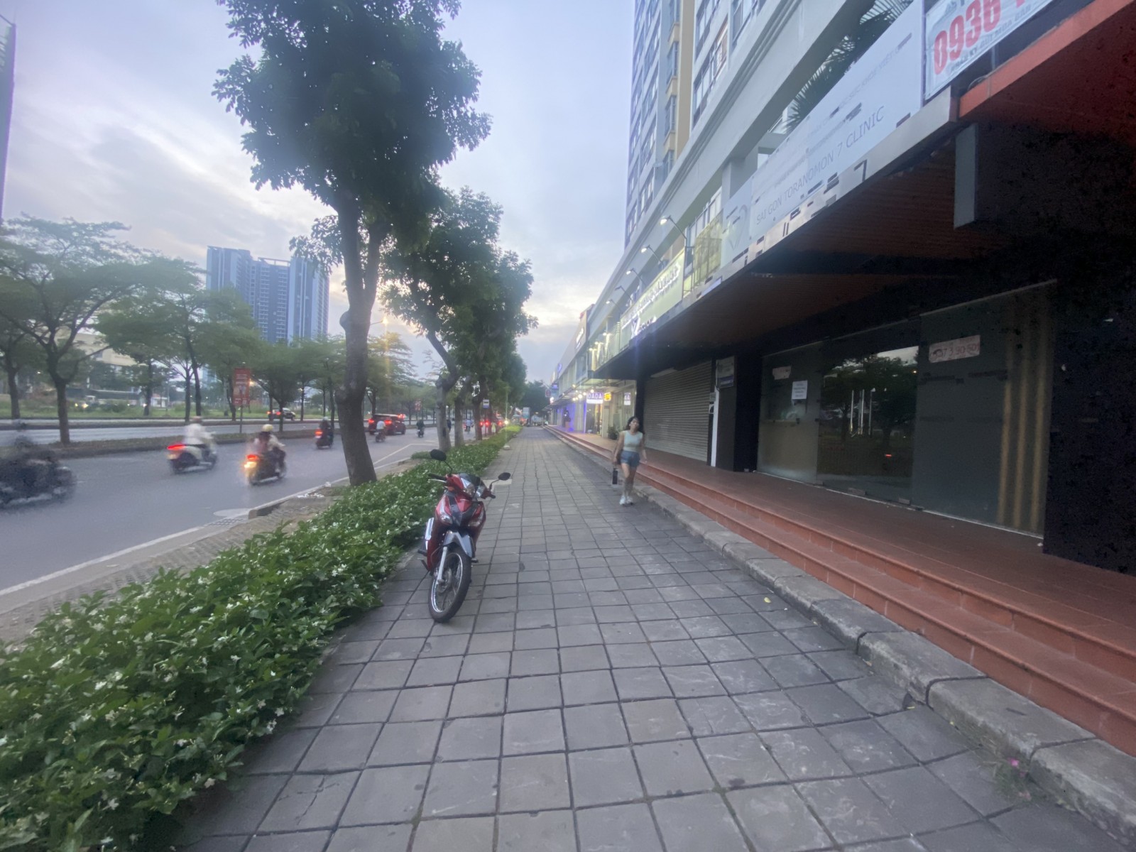 Cho thuê Shop kinh doanh Sky Garden mặt tiền đường Nguyễn Văn Linh, giá 1500$ - 9854