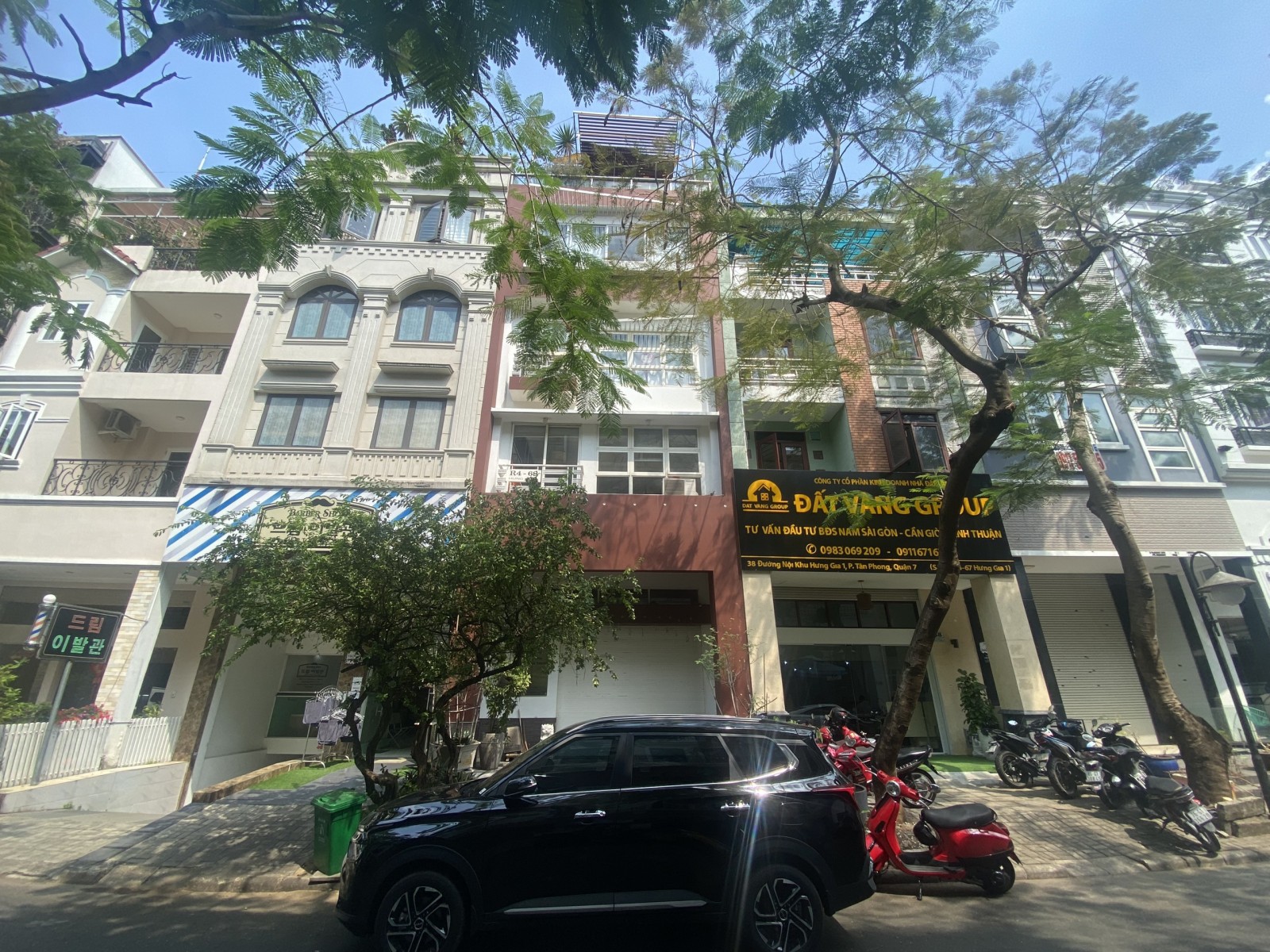 Cho thuê nhà phố kinh doanh Hưng Gia 1 Phú Mỹ Hưng, giá 2.000$/tháng. - 9856