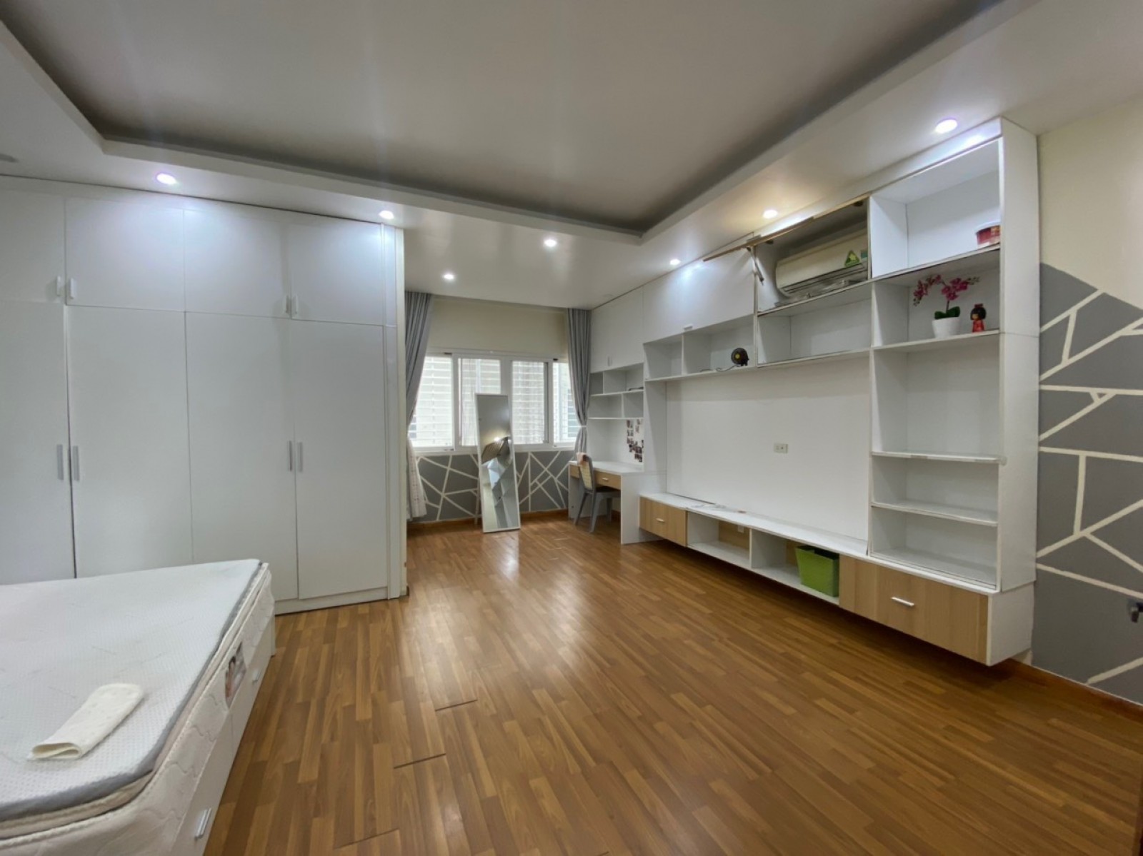 Cần cho thuê nhà phố KDC Phú Mỹ Vạn Phát Hưng giá chỉ 33 triệu/tháng. LH: 0946972730 Tân. - 9862