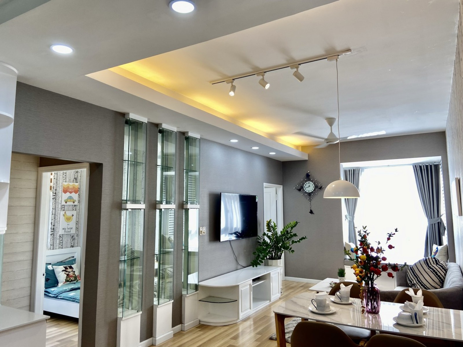 Bán GẤP CH Sky Garden 1, Phú Mỹ Hưng. DT 81m2, full nội thất, nhà đẹp. - 9974