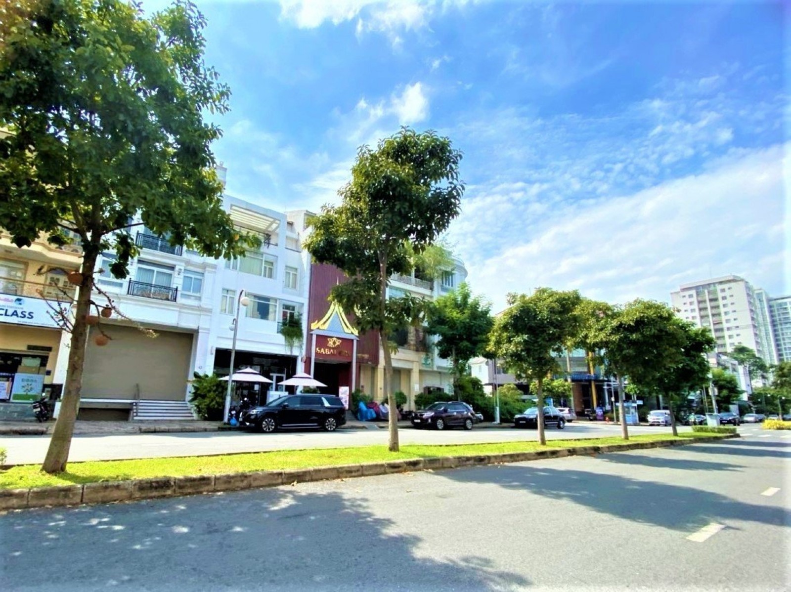 Chú có căn nhà đẹp phố hà huy tập có thang máy và hầm cần cho thuê - 10561