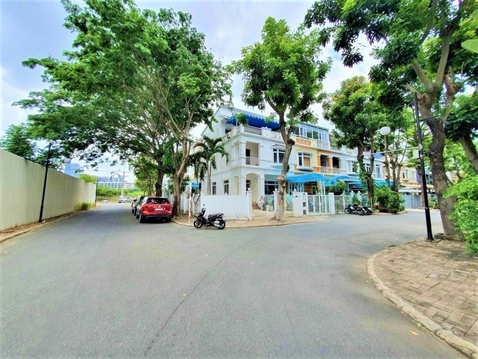 Cô cho thuê căn biệt thự mỹ giang đường N cạnh hồ bán nguyệt và cầu ánh sao, quận 7 - 10600
