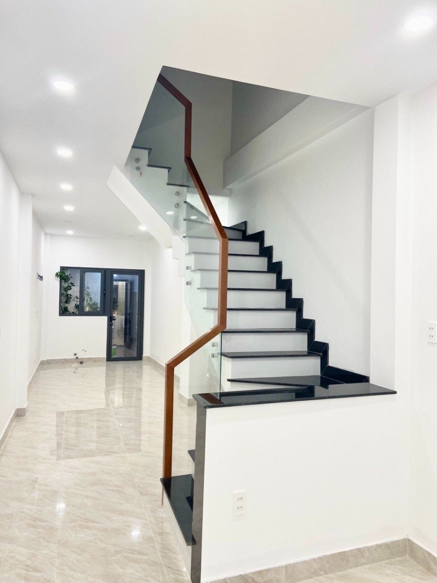 Tôi bán căn nhà 2 lầu mặt tiền nguyễn thị thâp, phường tân phong, q7 - 10626