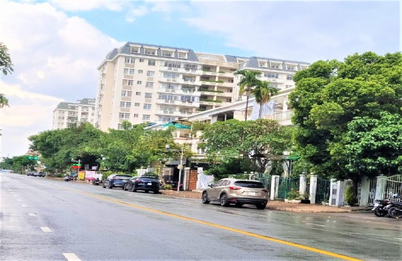 Cho thuê nguyên căn biệt thự mỹ thái đường 17 gần A Sồi, Phú mỹ hưng - 10658