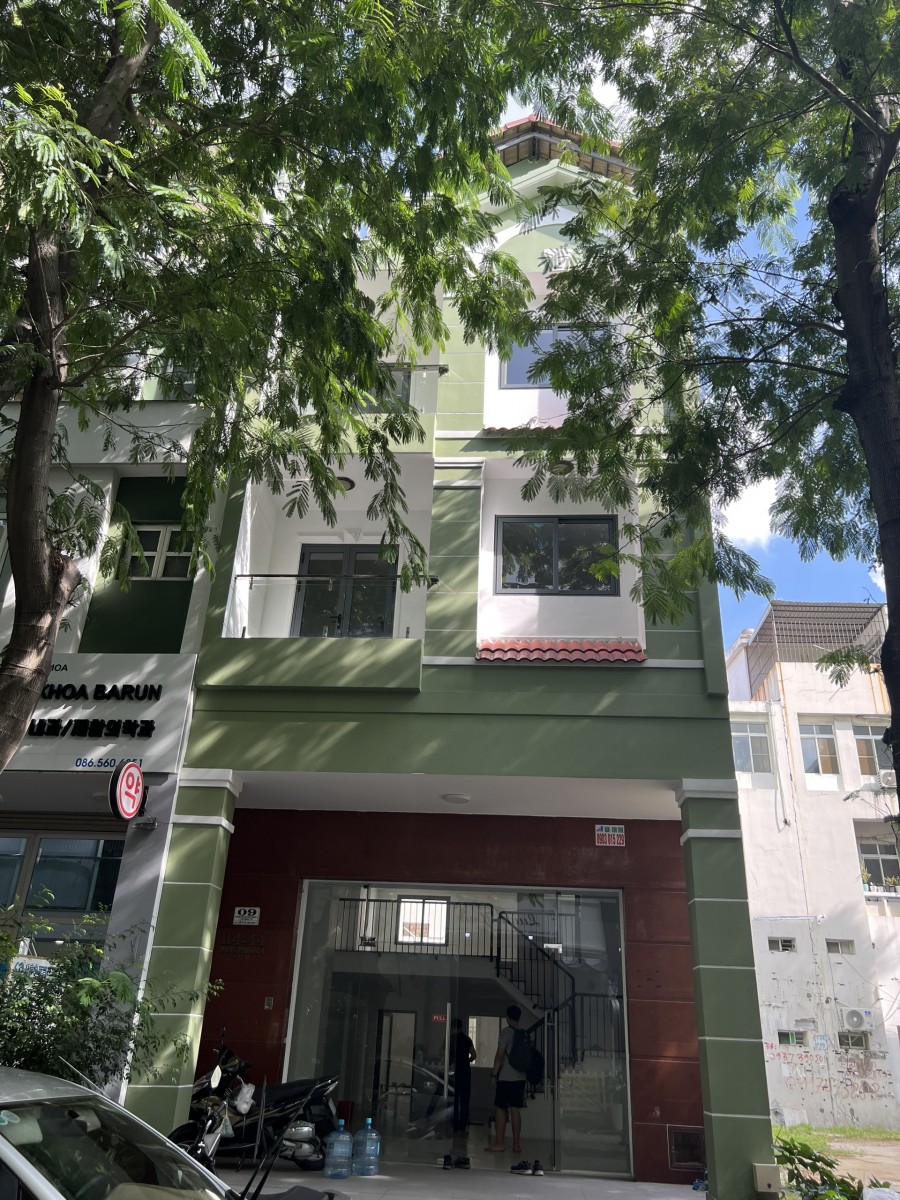 Cho thuê nhà, giá thuê chỉ 55 triệu/tháng, DTĐ: 111m2 nhà phong thủy tốt Phú Mỹ Hưng Quận 7