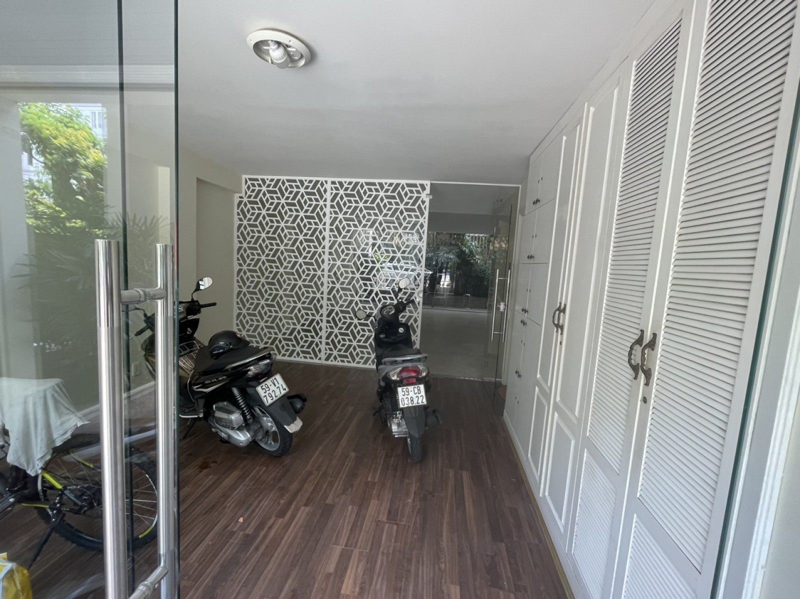 Cần cho thuê mặt bằng trệt lửng nối đi riêng kinh doanh Phú Mỹ Hưng Q7 - 10923