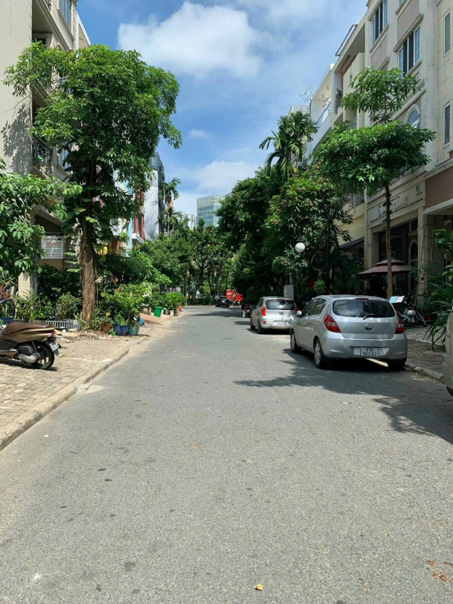 Cho thuê Nhà Phố Nội Khu Mỹ Toàn 2, Phú Mỹ Hưng, Quận 7 - 10995