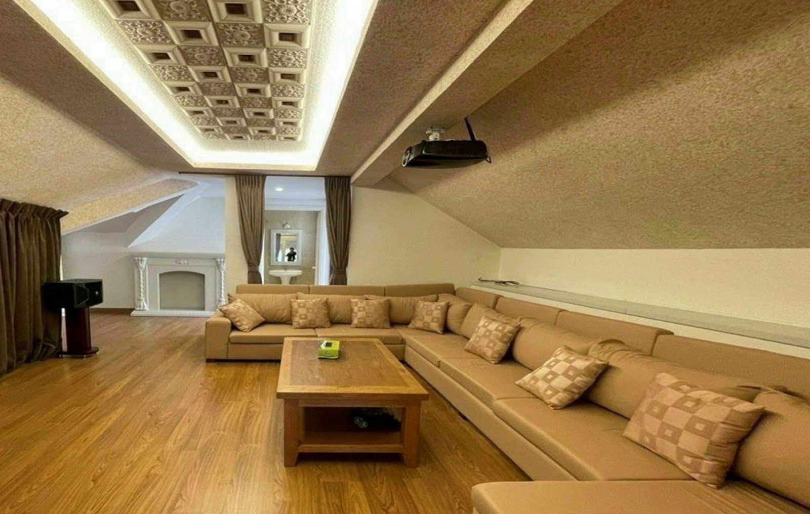 chú bán căn biệt thự tự xây 566m2, 3 tầng lầu, nội thất cao cấp 100% - 11029