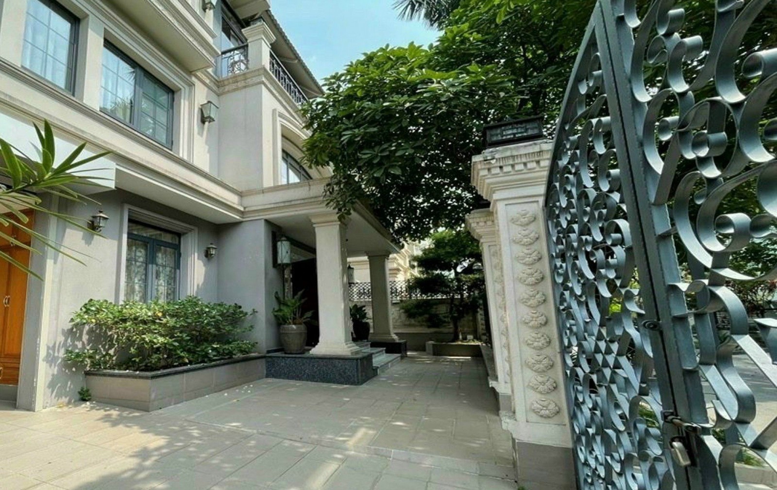 chú bán căn biệt thự tự xây 566m2, 3 tầng lầu, nội thất cao cấp 100% - 11027