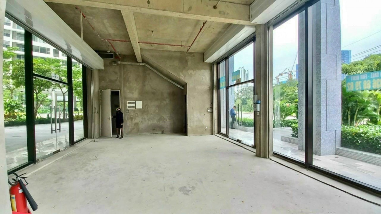 cho thuê cặp shop góc 3 mặt tiền 275m2 khu Midtown M8 vị trí cực đẹp