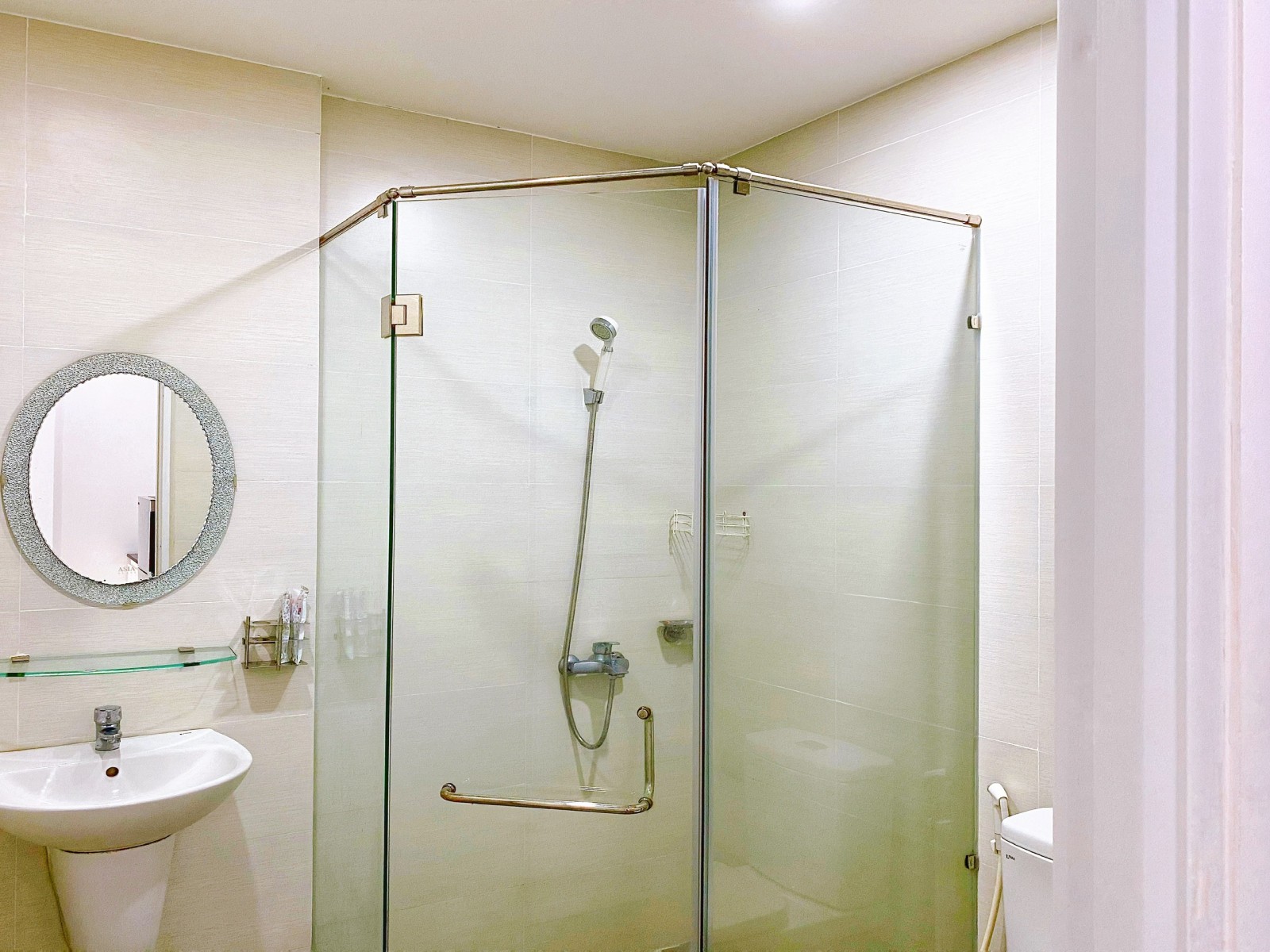 Cho thuê căn hộ mini, căn hộ dịch vụ, cao cấp ngay trung tâm, Quận 7 mới giá rẻ chỉ 7 triệu có ban công - 11143