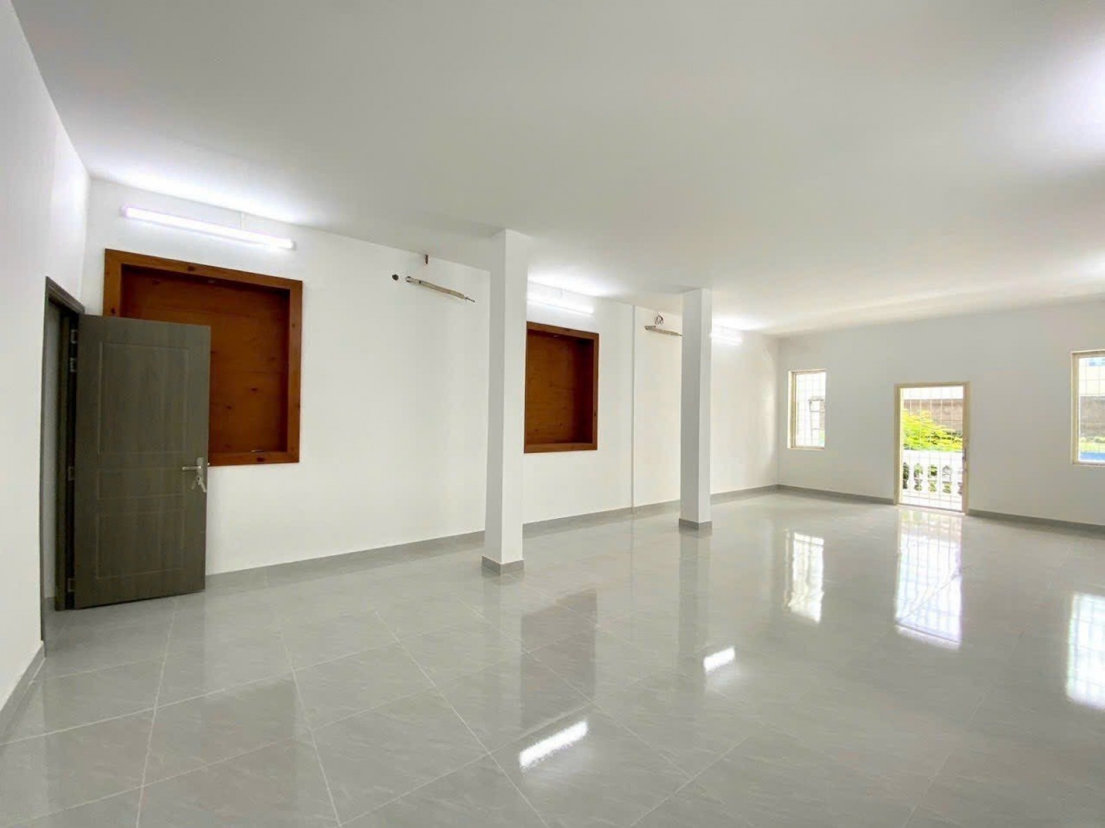 Cho thuê nhà phố mới xây 5 lầu 700m2 mặt tiền Tôn đức thắng, quận 1 - 11164