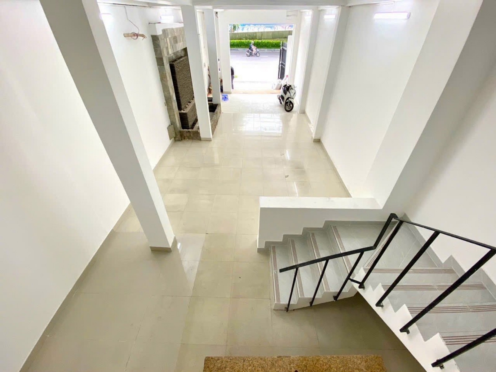 Cho thuê nhà phố mới xây 5 lầu 700m2 mặt tiền Tôn đức thắng, quận 1 - 11165