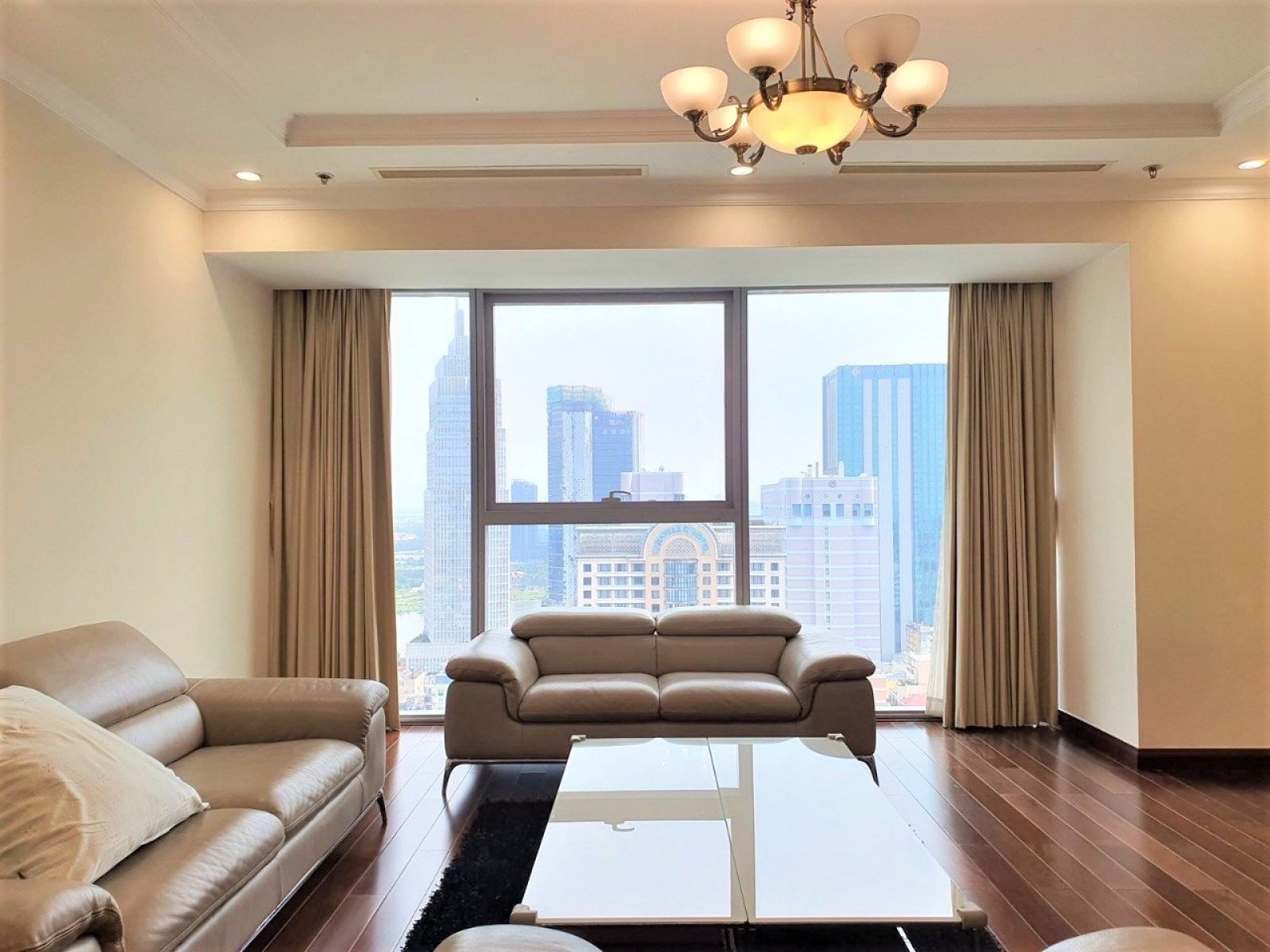 cho thuê căn hộ Vincom Đồng khởi 3PN, 160m2, view Sông và Bitesco, Q1 - 11260