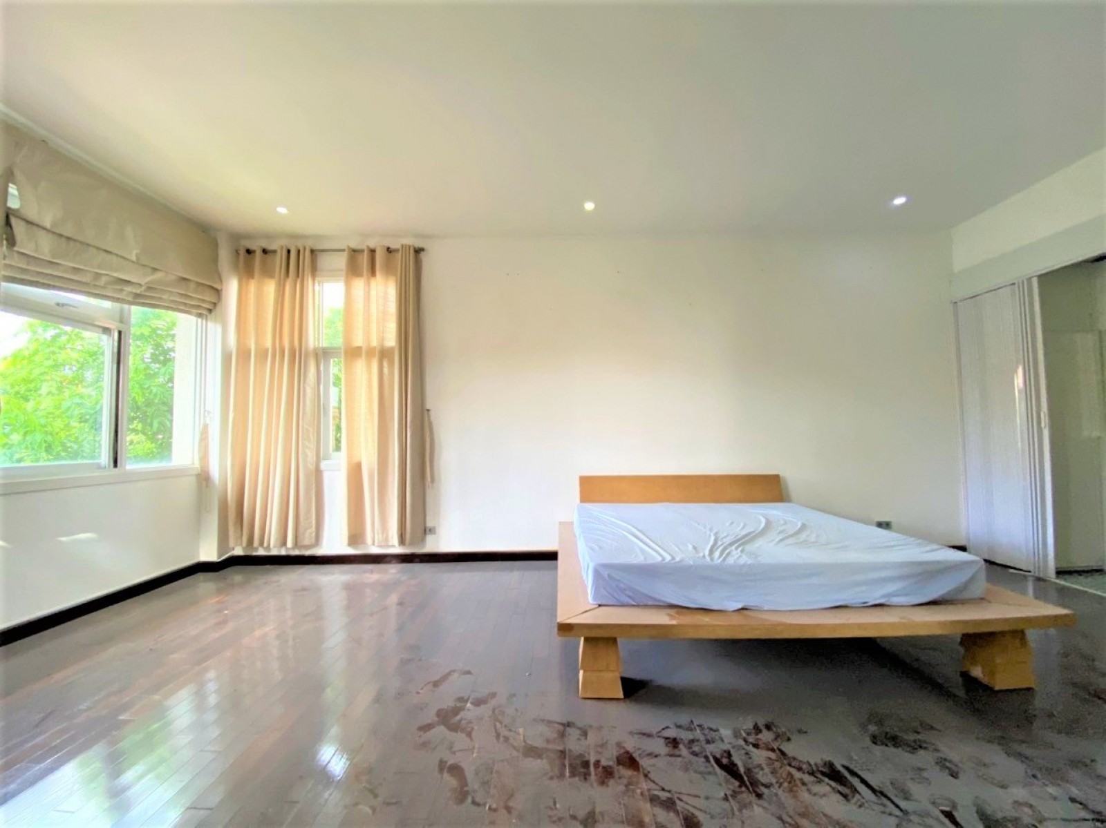 cho thuê Biệt thự đơn lập Phú gia 4 phòng ngủ ngay phú mỹ hưng, quận 7 - 11345
