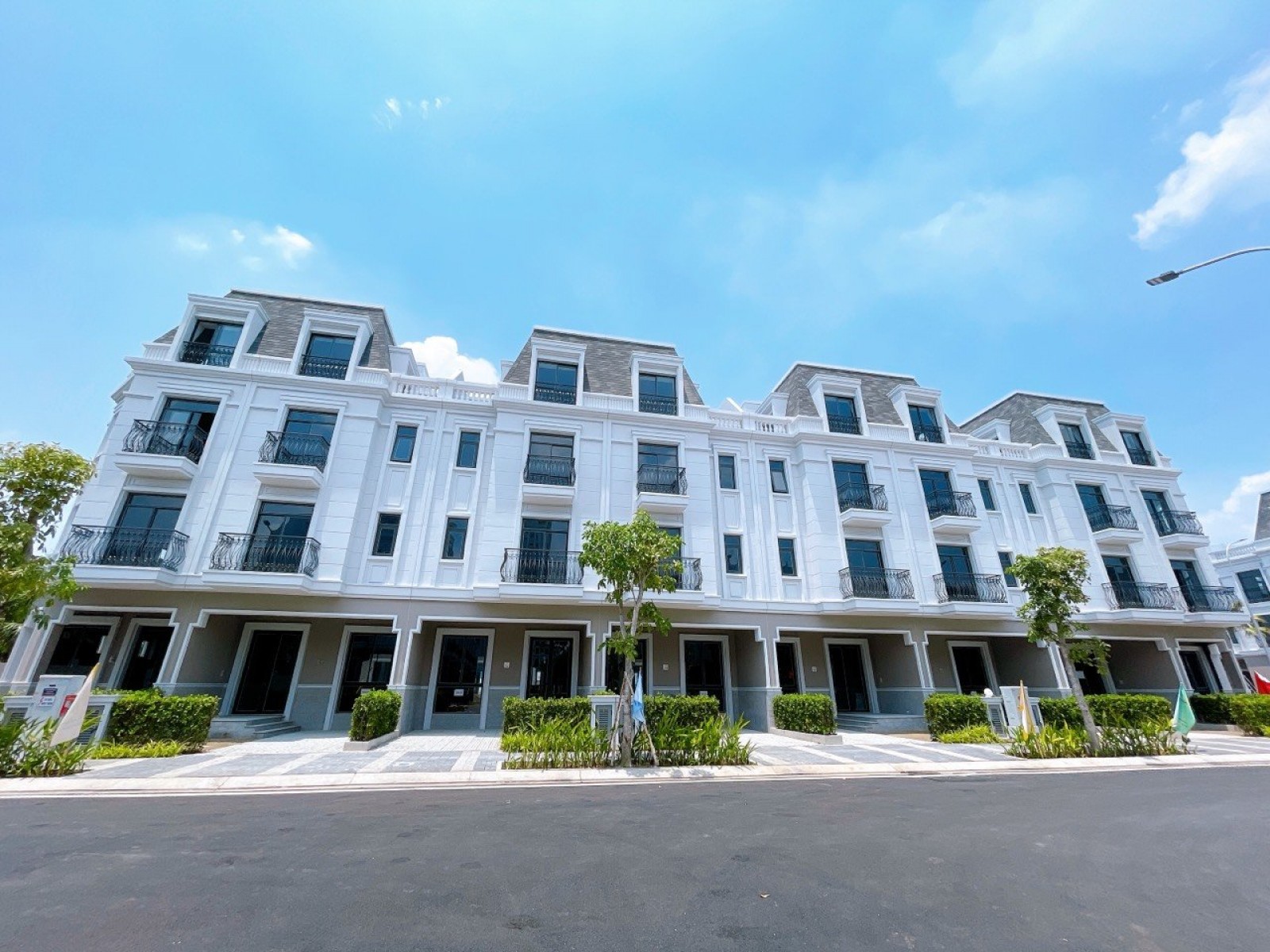 Cho thuê biệt thự Amelie Villa Phú Mỹ Hưng, Nhà Bè, Hồ Chí Minh. Vòng xoay ngã tư, DT 303m2 - 11369