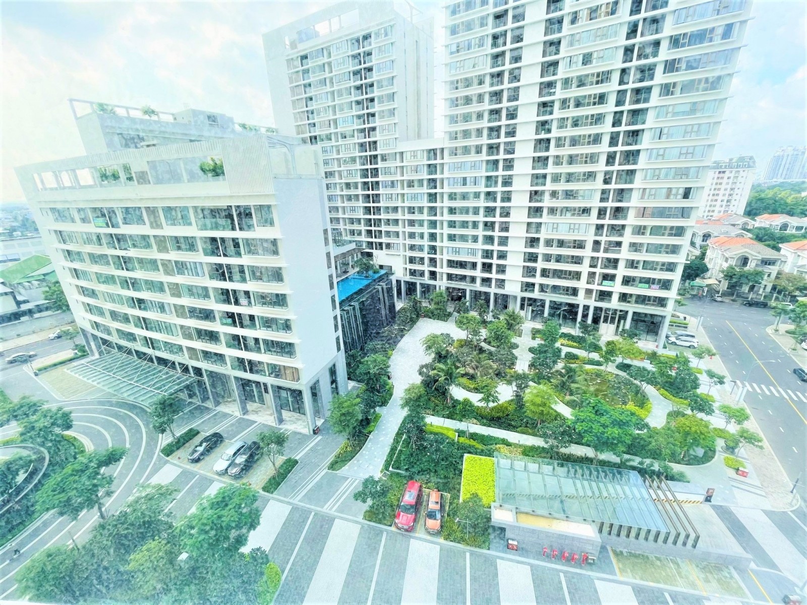 Hạ 600tr bán gấp căn hộ Midtown M8 Căn góc 126m2, 3PN view thác nước