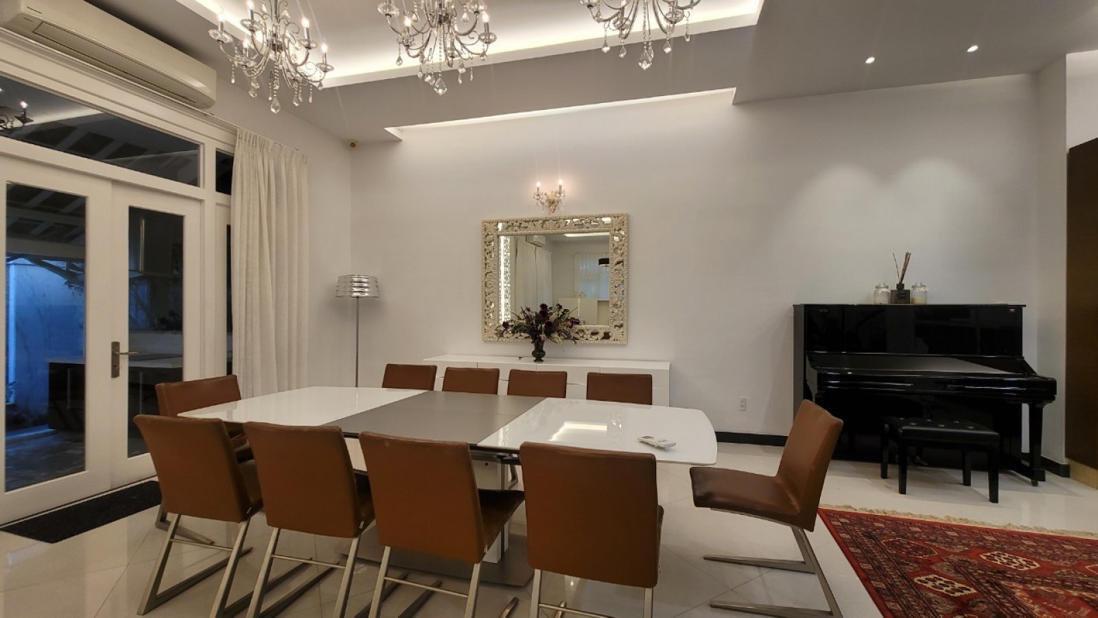 Cho thuê căn biệt thự đơn lập Mỹ Phú 1 Phú Mỹ Hưng, Quận 7 - 11466