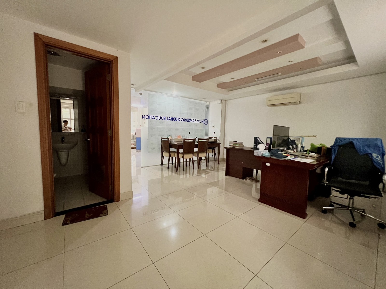 Cho thuê mặt bằng Trệt + lửng đường lớn - Phú Mỹ Hưng, Quận 7. - 11584