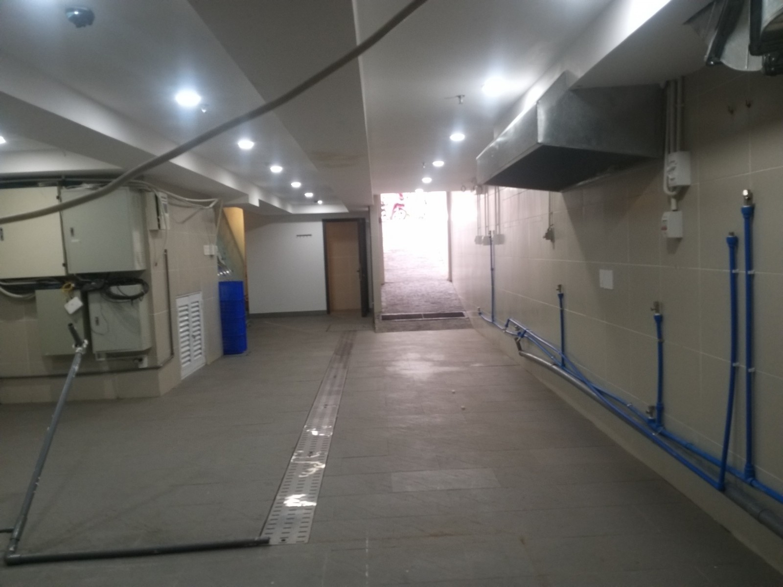 Cho thuê Tầng Hầm làm văn phòng, quán ăn, kho,...100m2, Hưng Phước PMH, Q7. - 11589